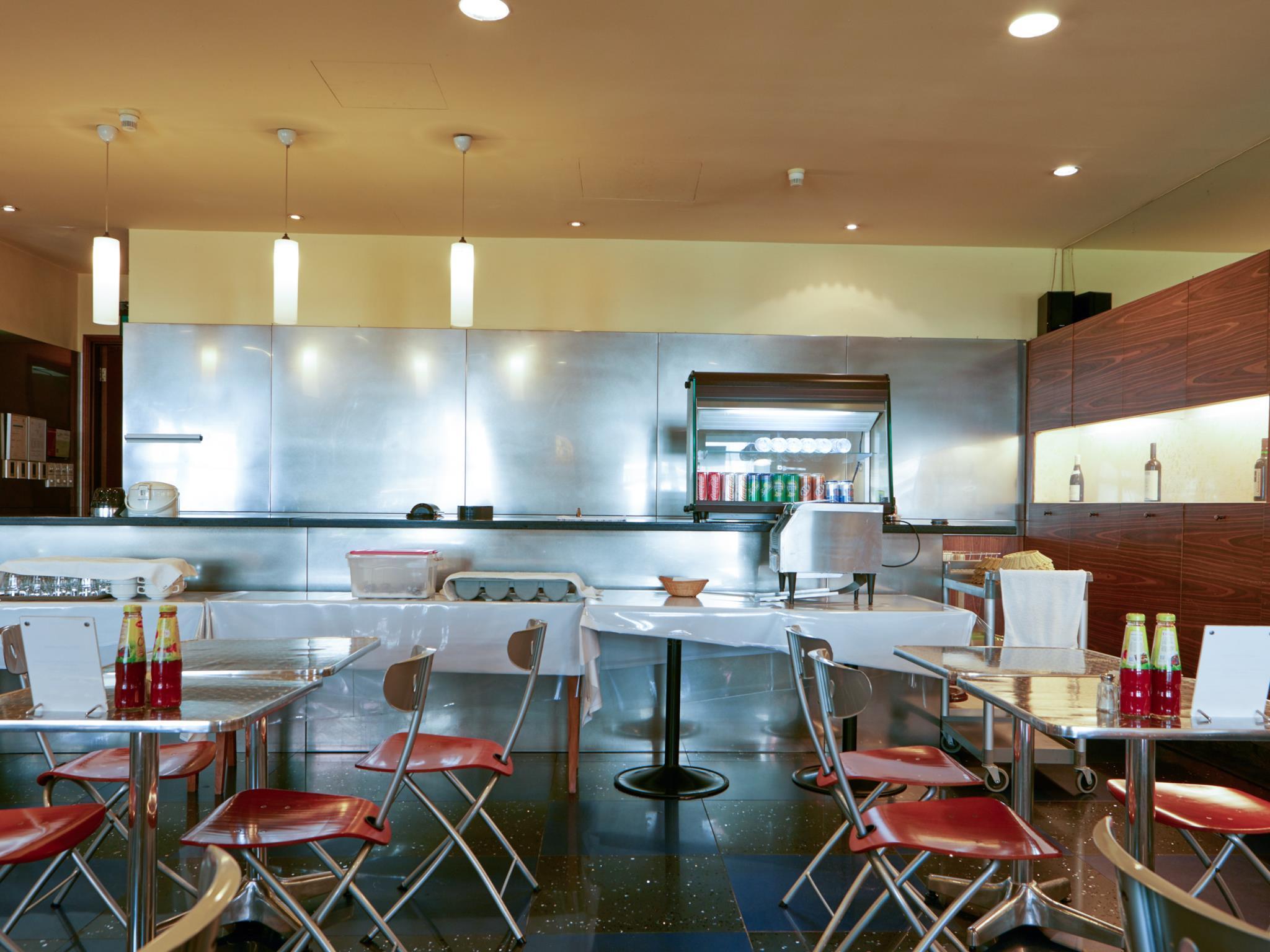 Classique Hotel (SG Clean Certified)
