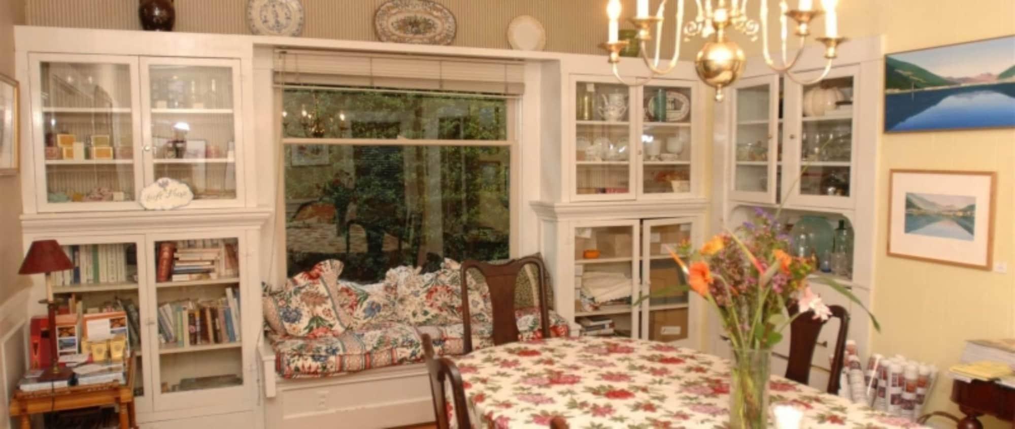 Secret Garden Inn