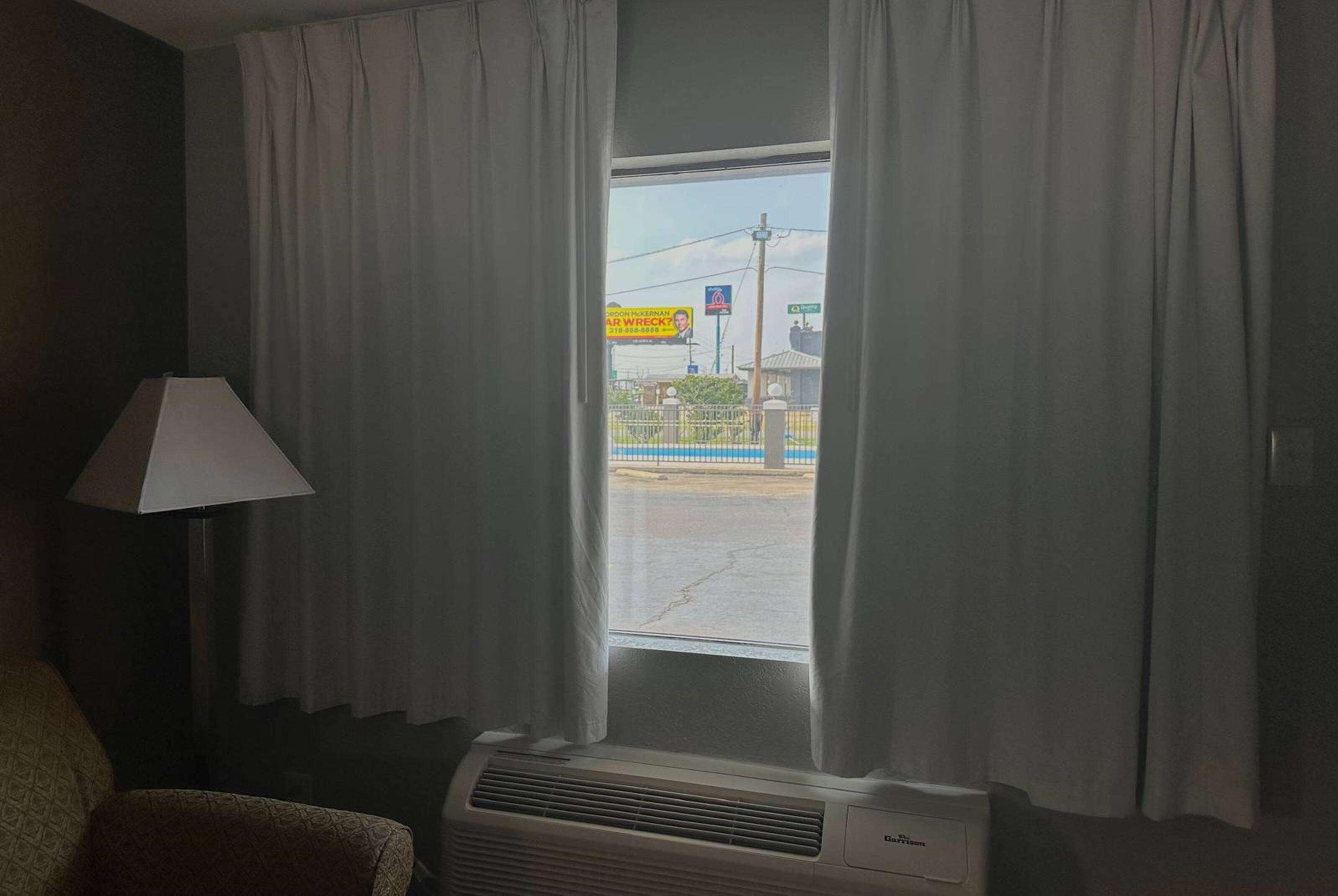 Super 8 By Wyndham Monroe