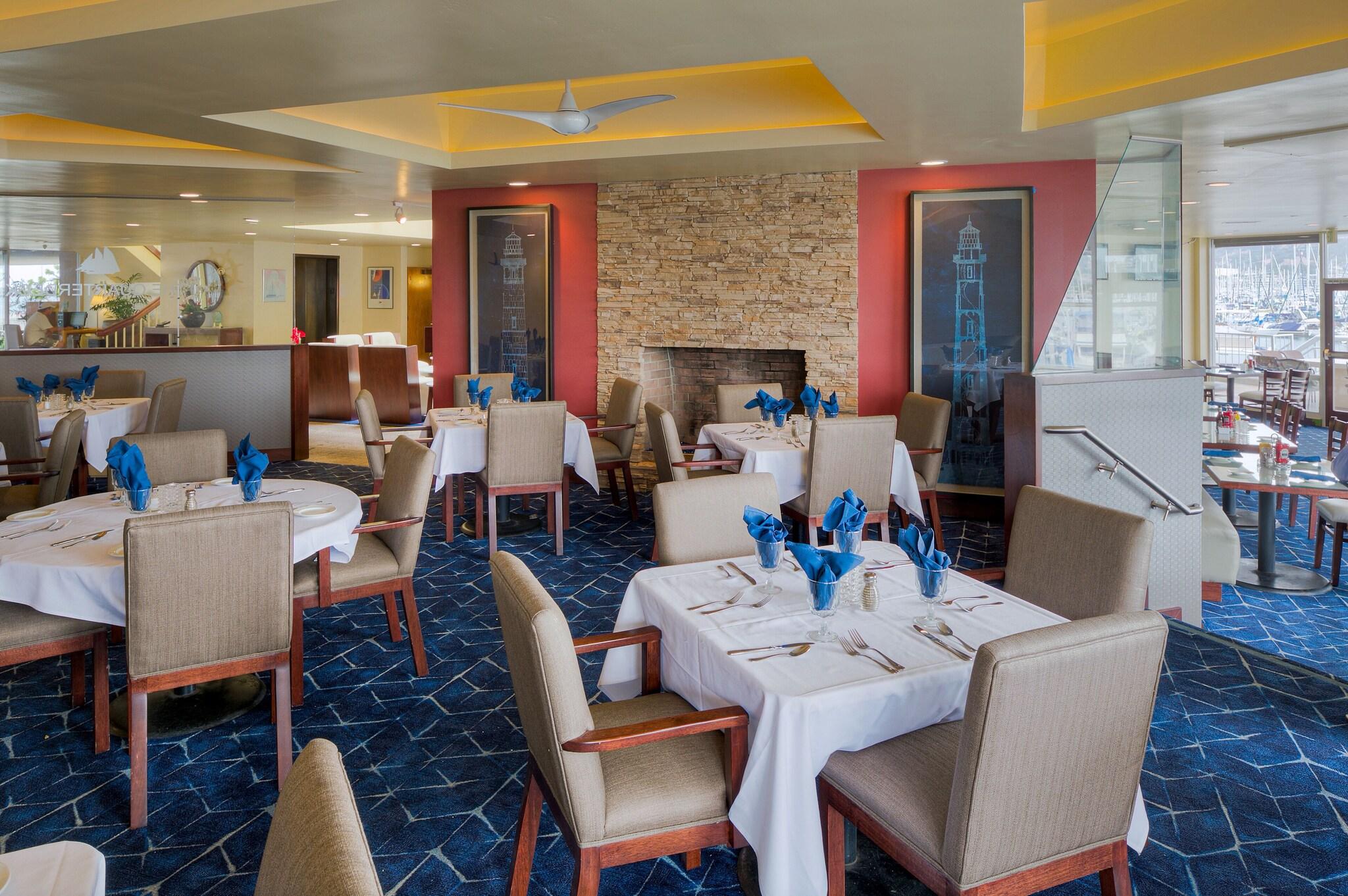 Bay Club & Marina