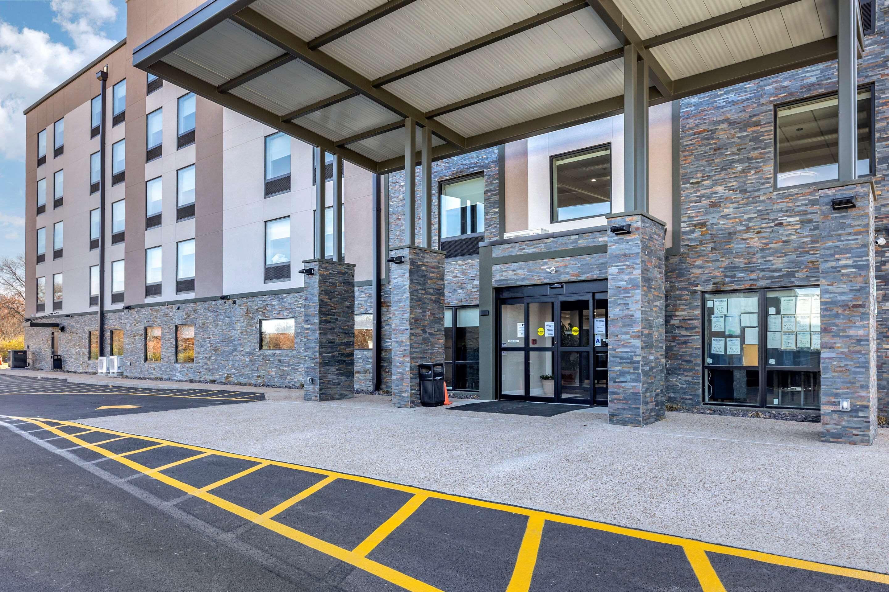 Days Inn by Wyndham St. Louis Lindbergh Boulevard