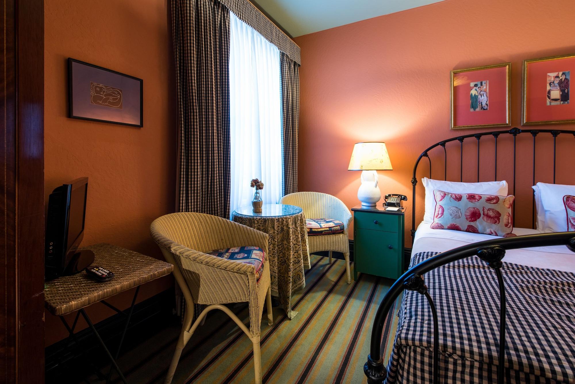 Hotel Boheme by null