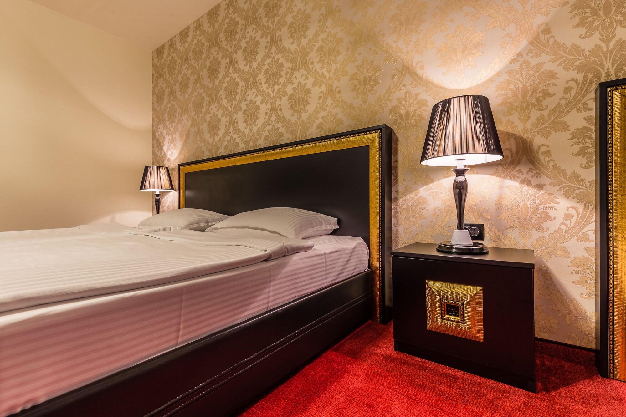 Hotel Elegance by null