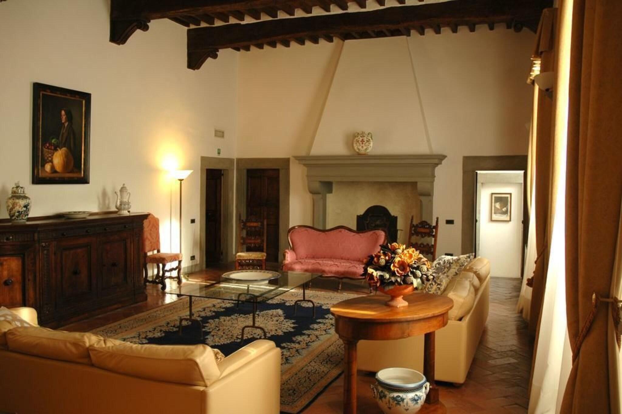 Hotel Palazzo Squarcialupi - La Castellina by null