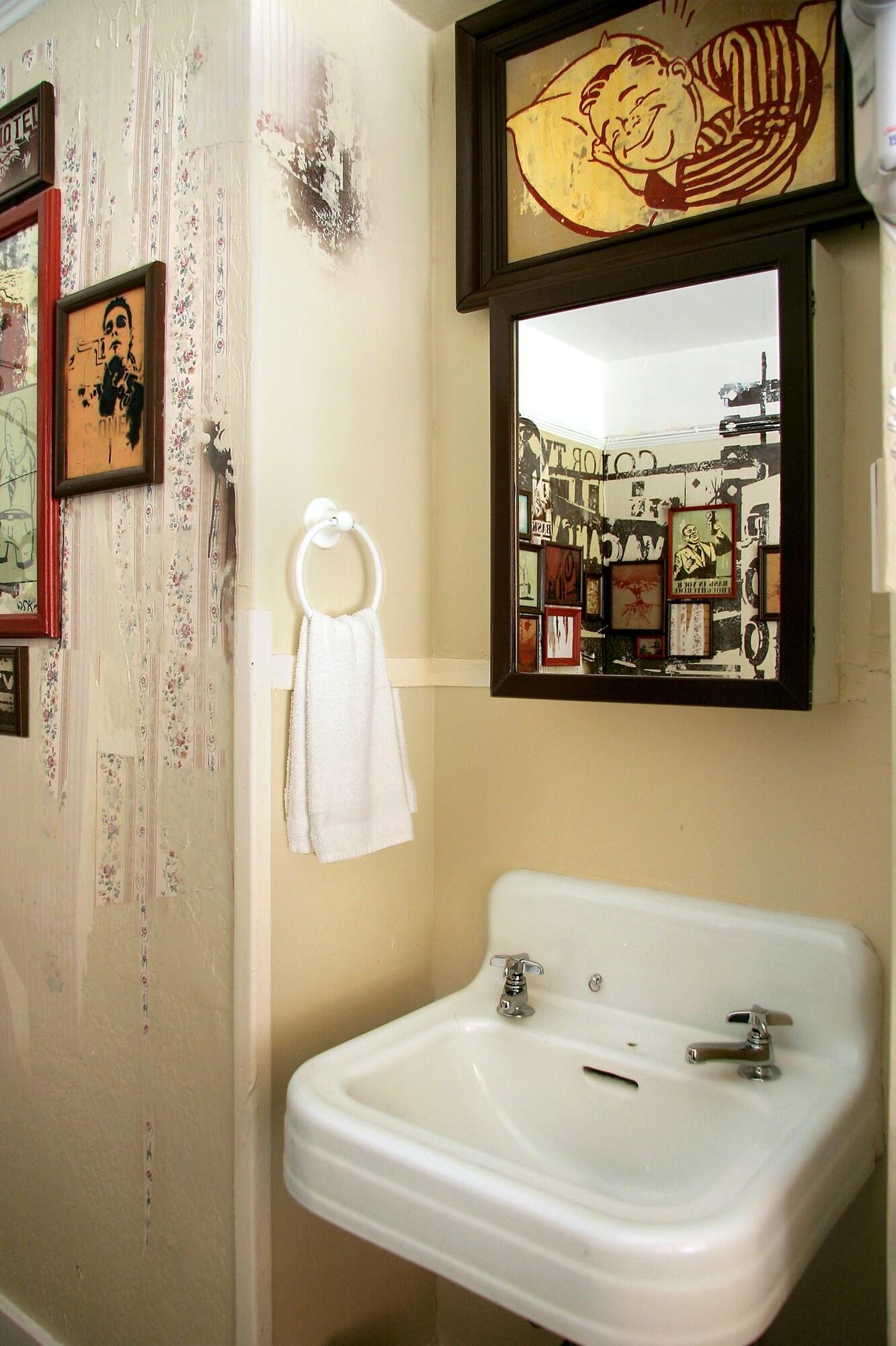 Hotel Des Arts by null