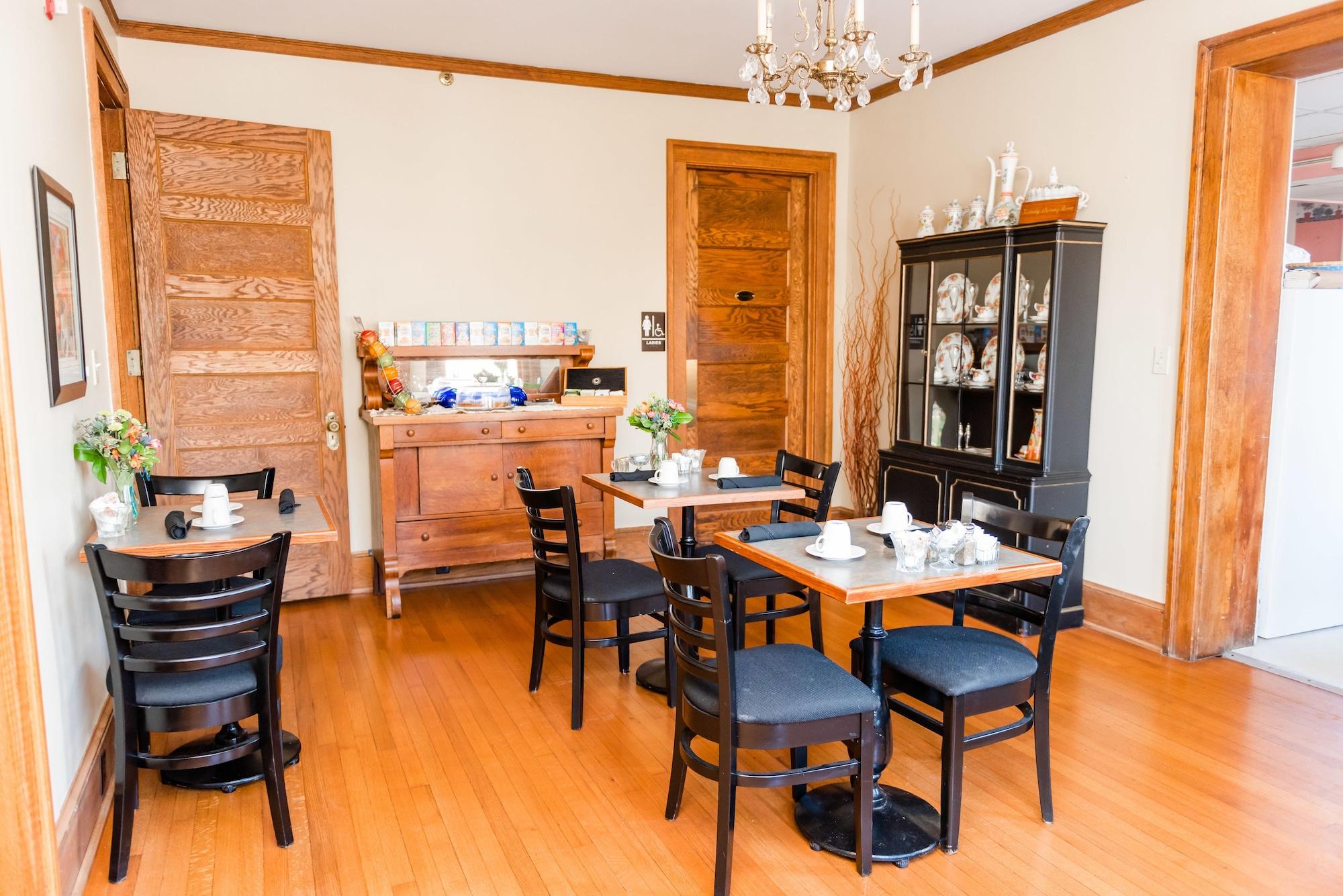 Inn at 835 Boutique Hotel