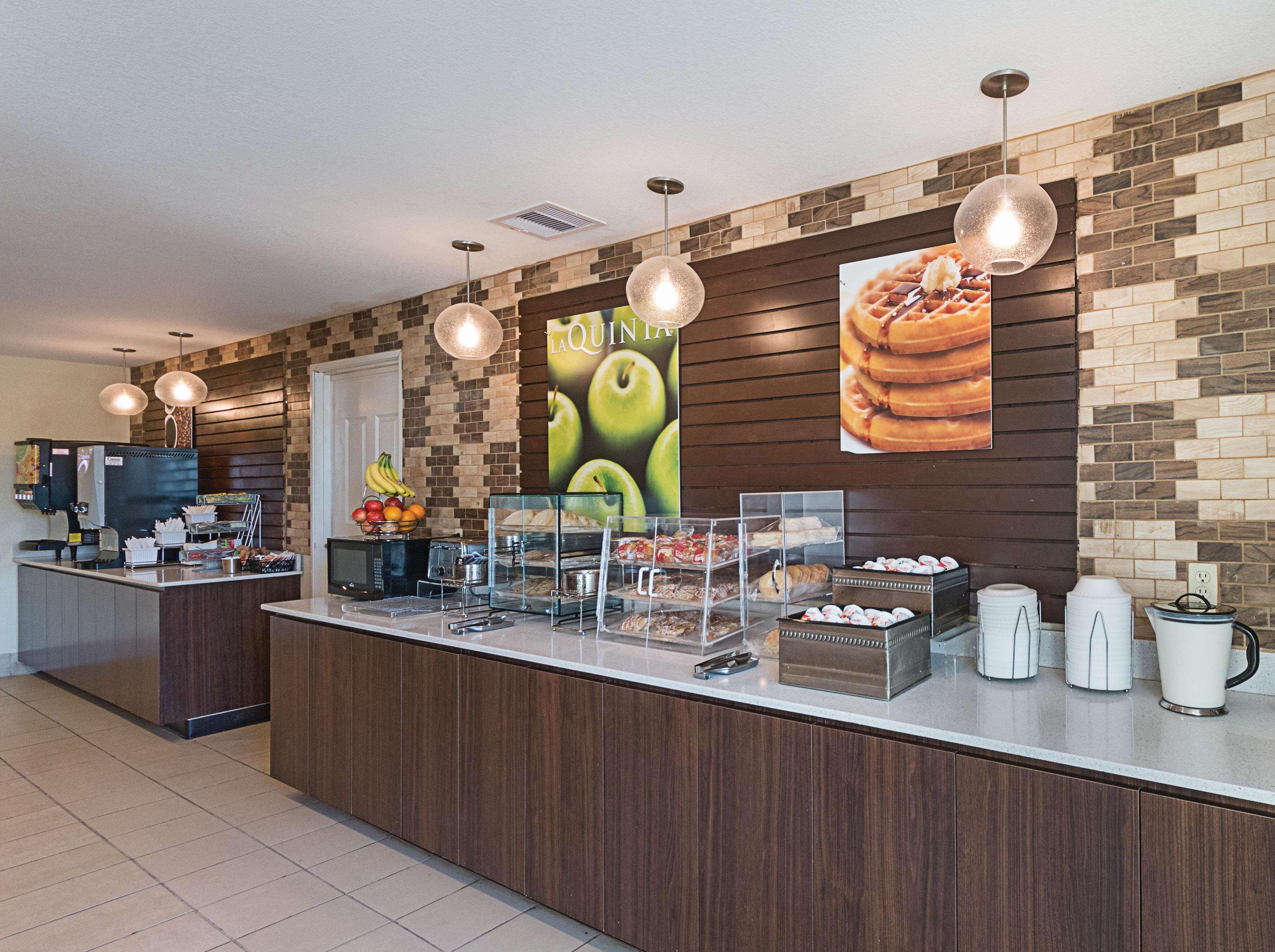 La Quinta Inn & Suites By Wyndham Mathis
