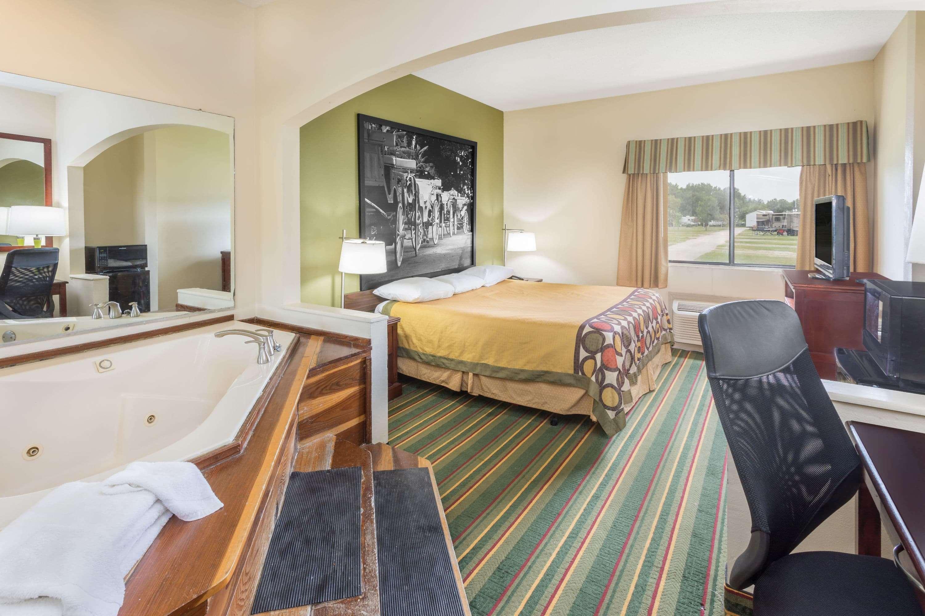 Super 8 By Wyndham Duson Lafayette West Area