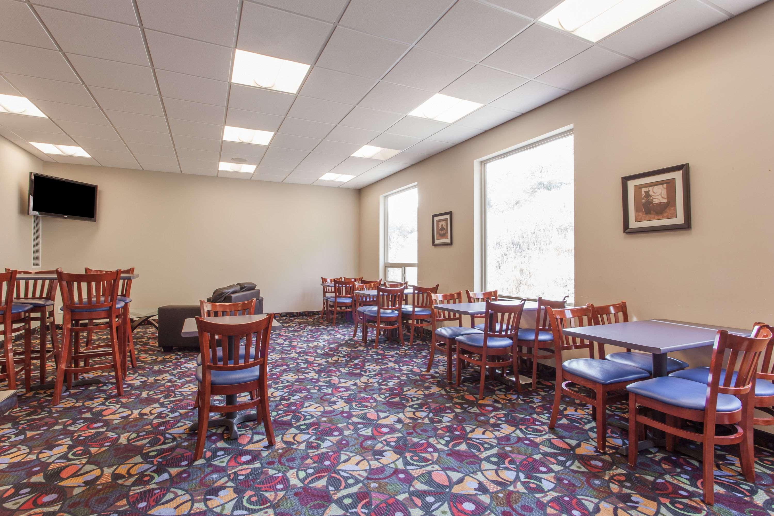 Super 8 By Wyndham Kamloops On The Hill