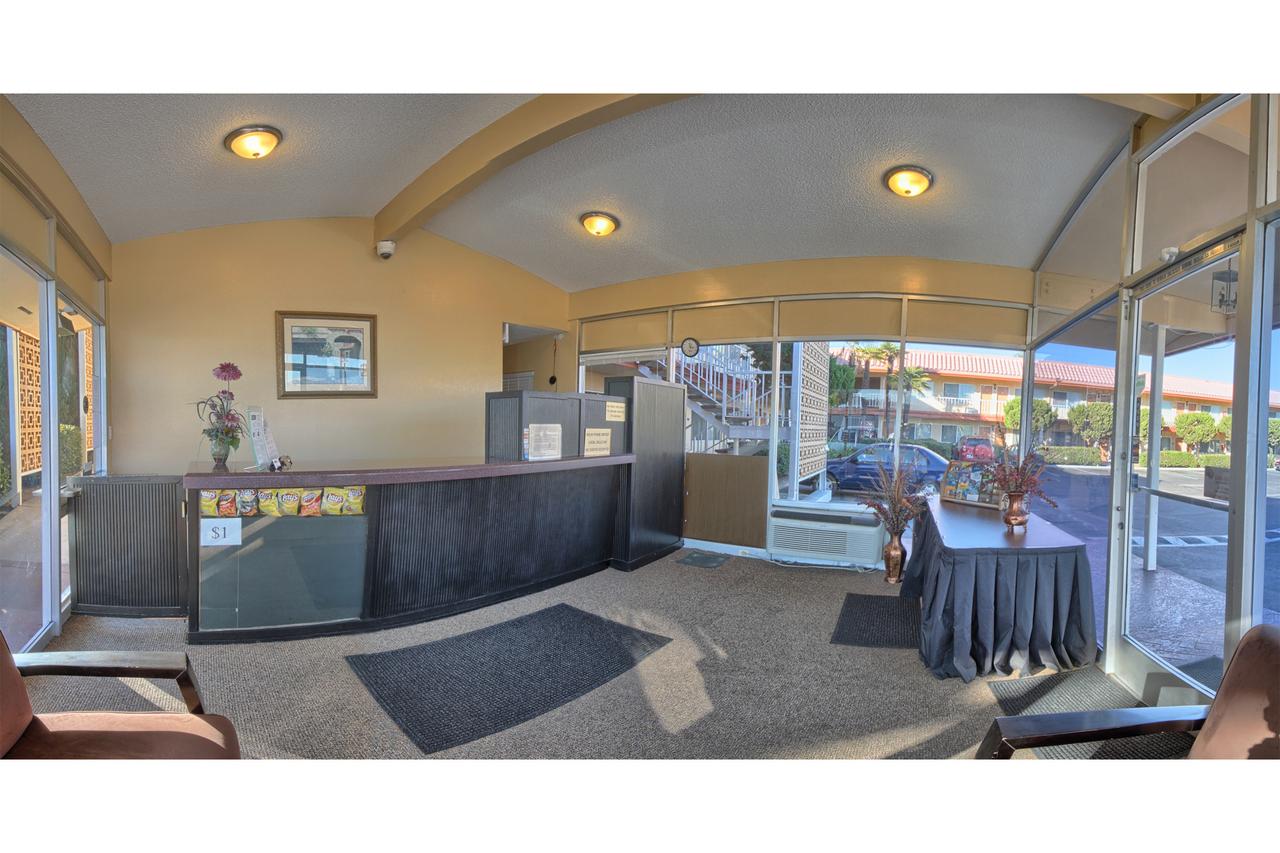 Relax Inn & Suites
