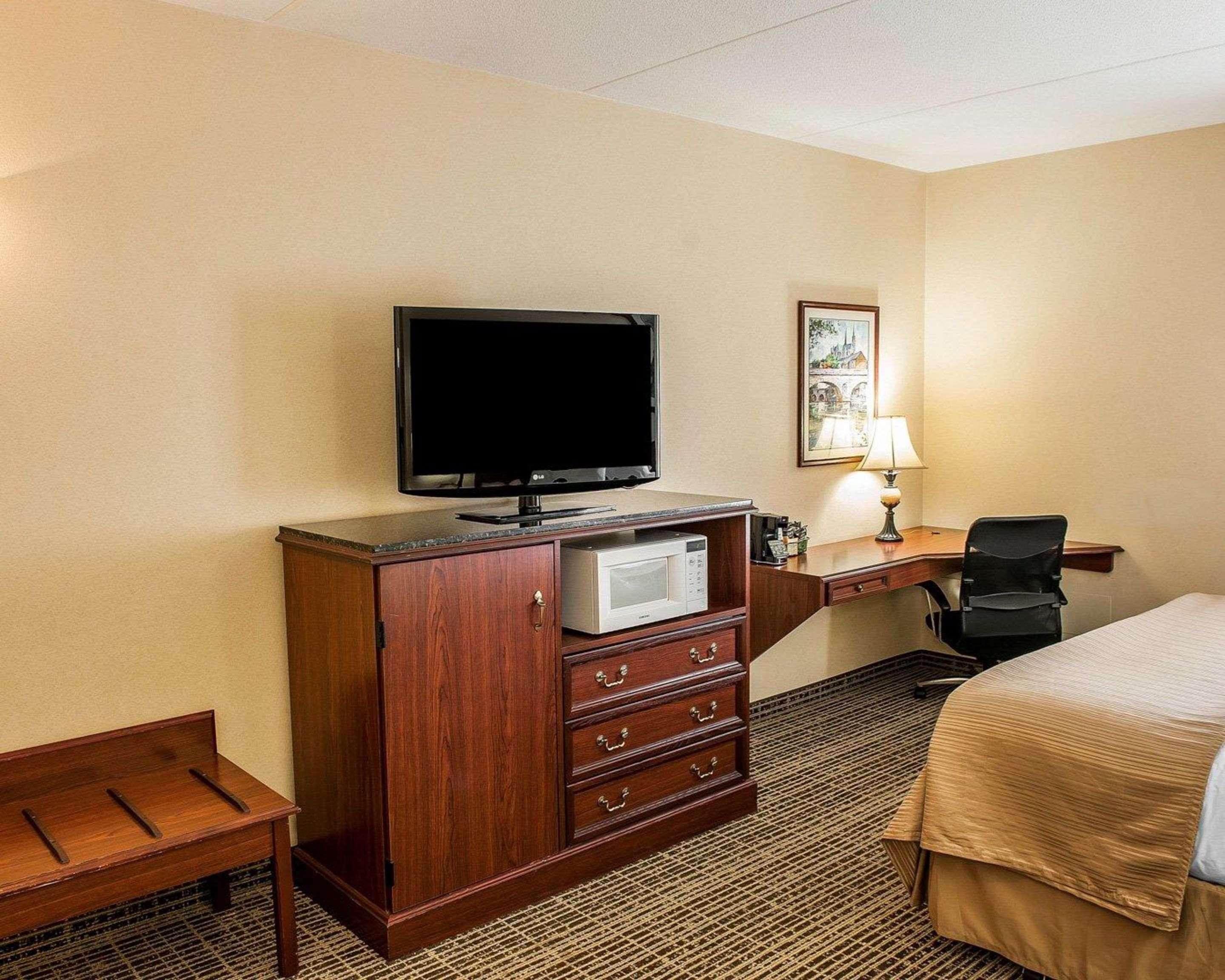 Baymont by Wyndham South Bend Notre Dame photo 6