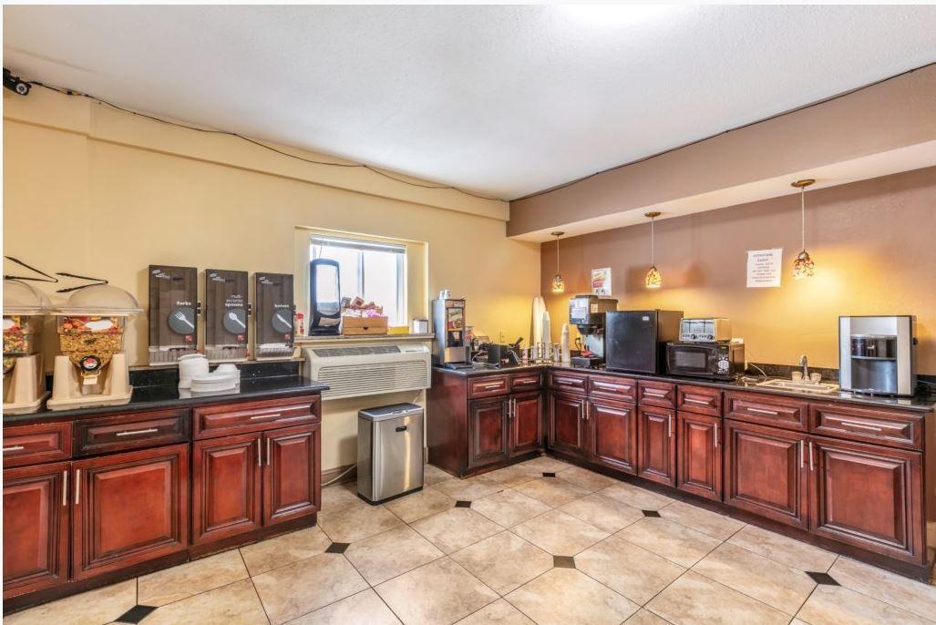 Americas Best Value Inn - Stamford