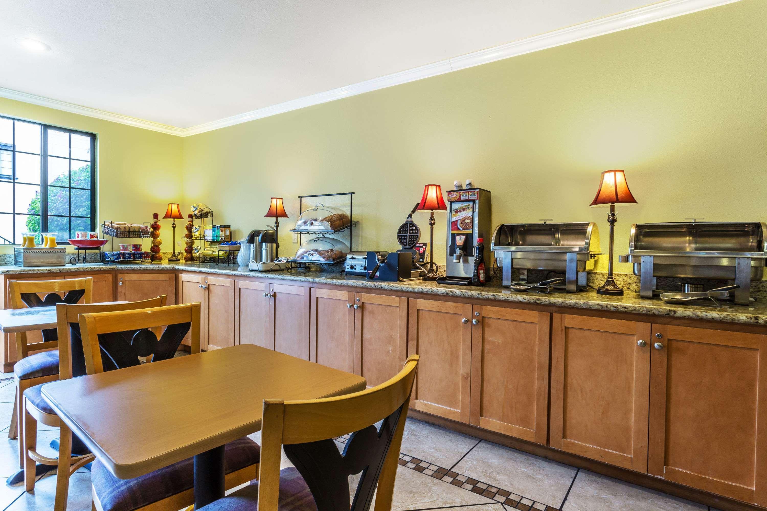 Ramada By Wyndham Mountain View