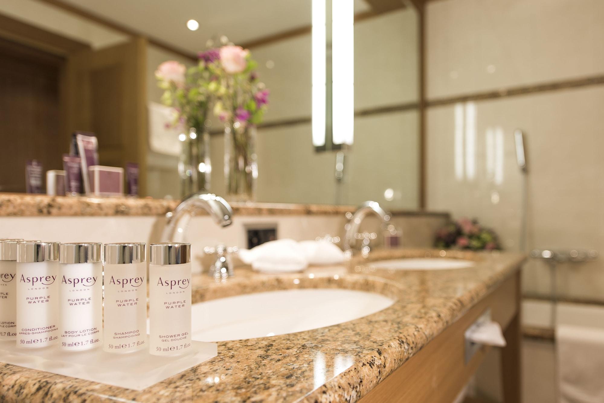 Grand Hotel Kronenhof Pontresina by null