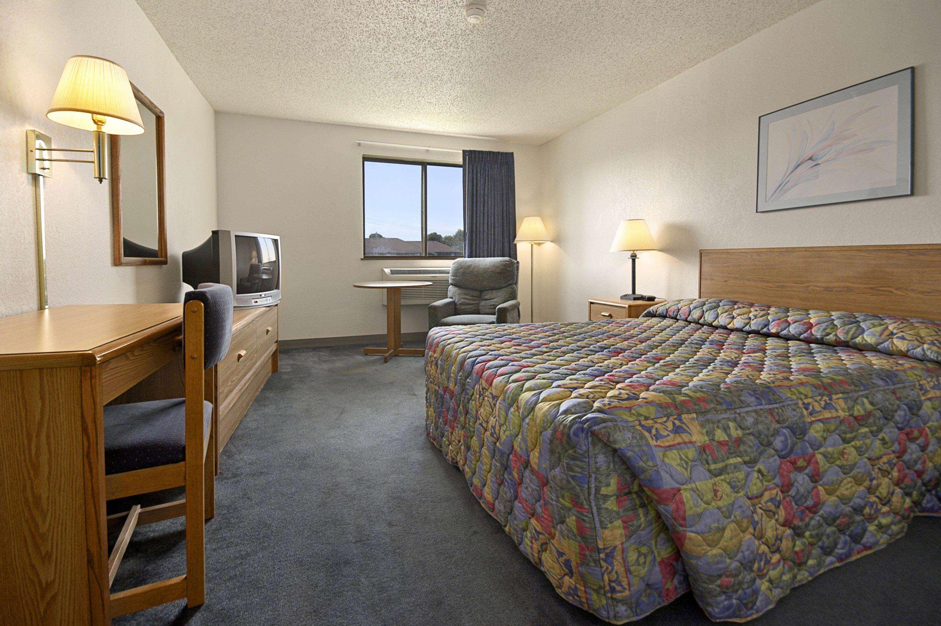 Super 8 By Wyndham Springfield North I-44