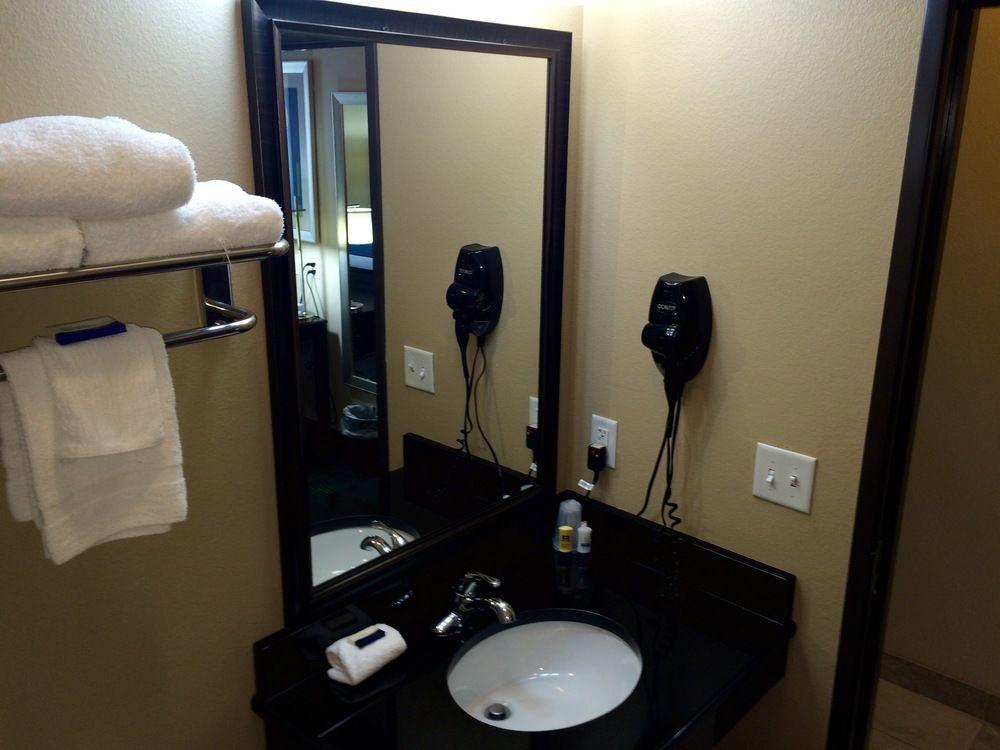 City View Inn & Suites by null