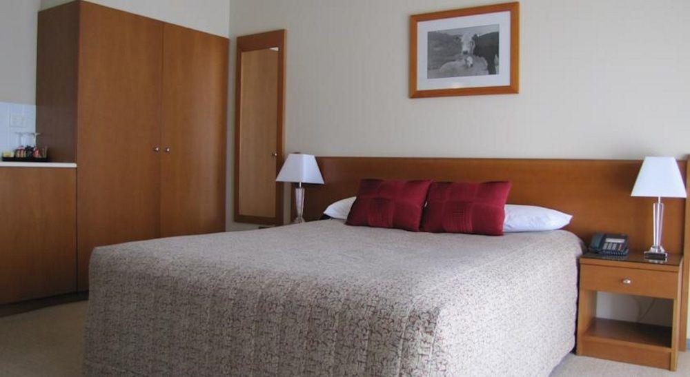 Mandala Signature Berry by null