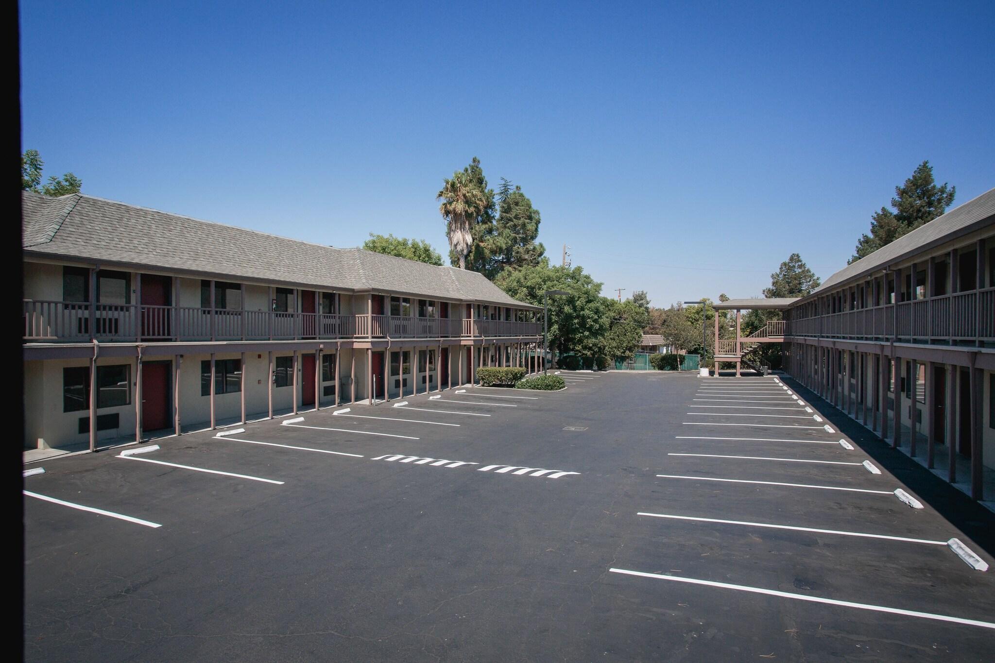 Alura Inn