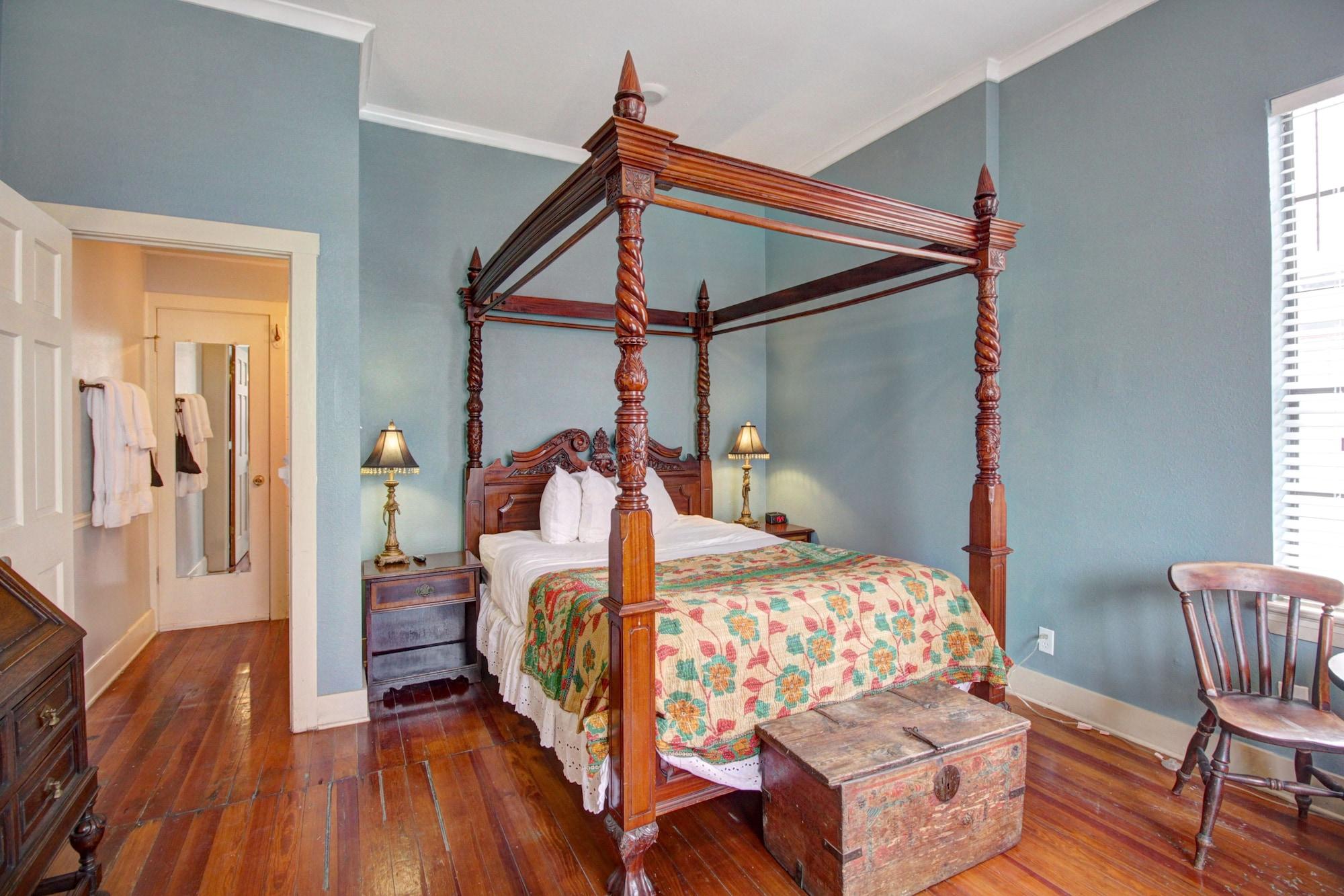 Inn on the Riverwalk by null