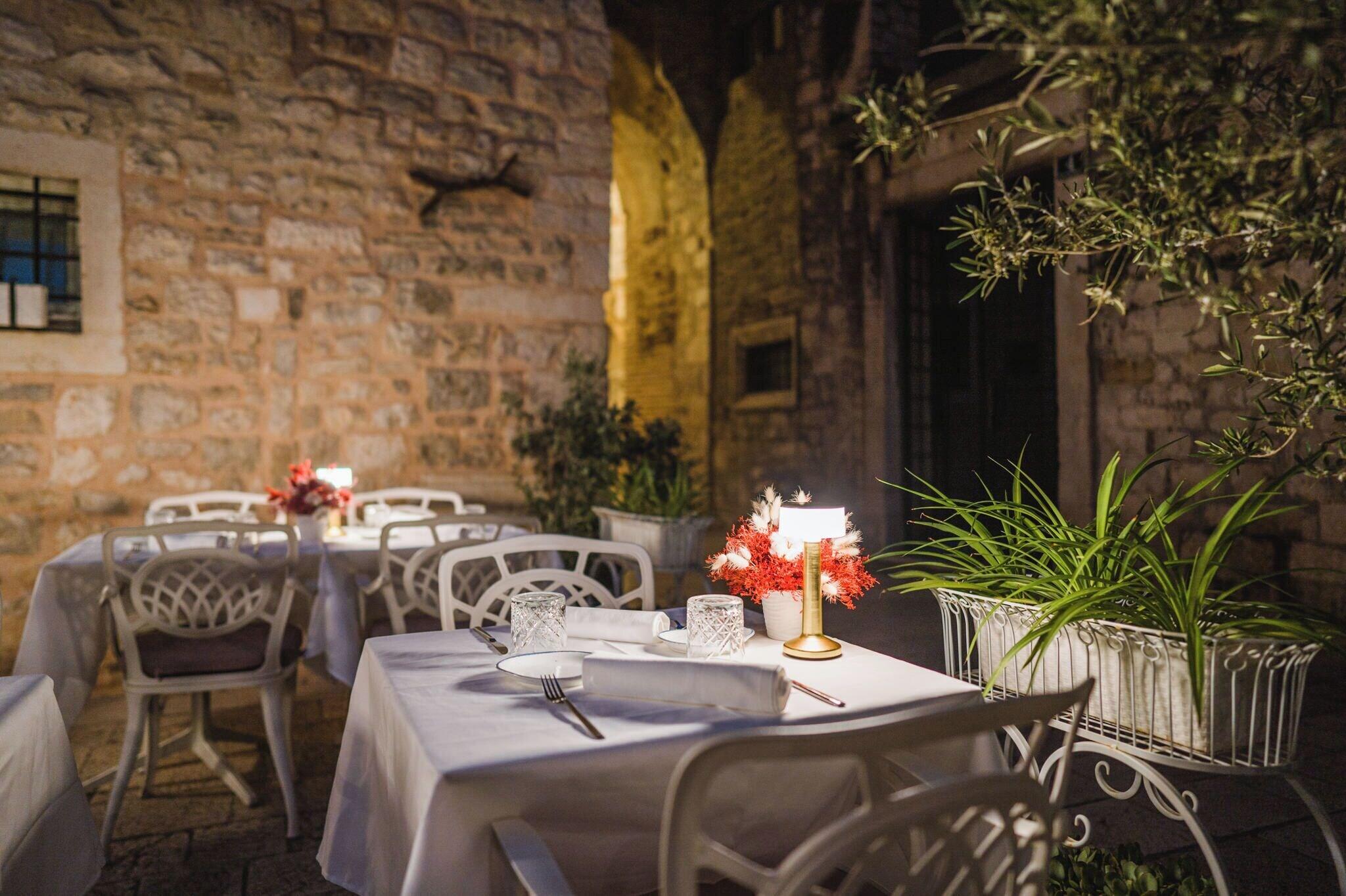 Vestibul Palace - фото