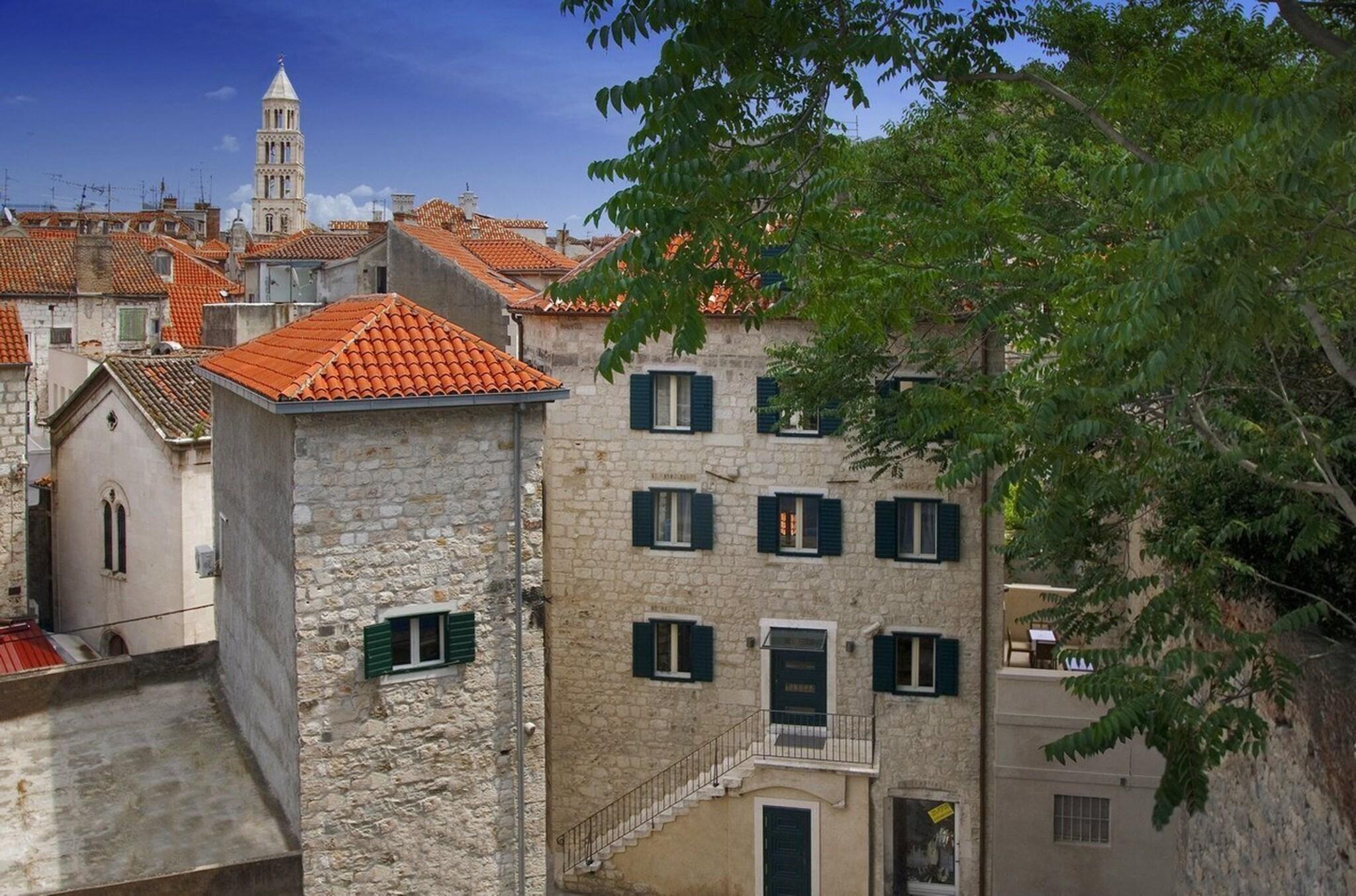 Vestibul Palace - фото