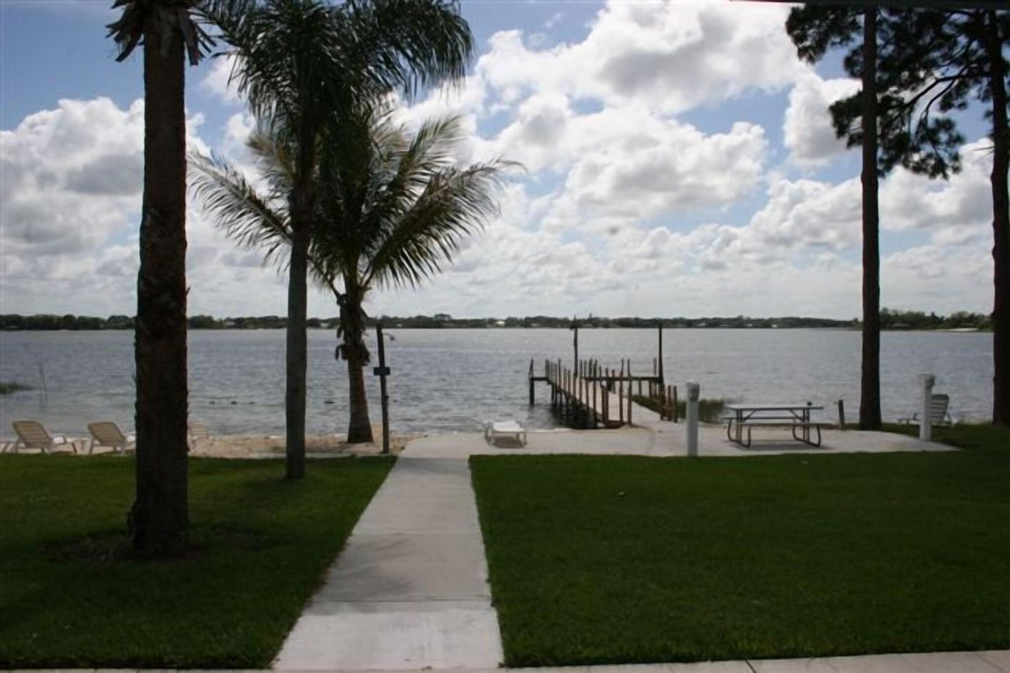 Lake Grassy Inn & Suites