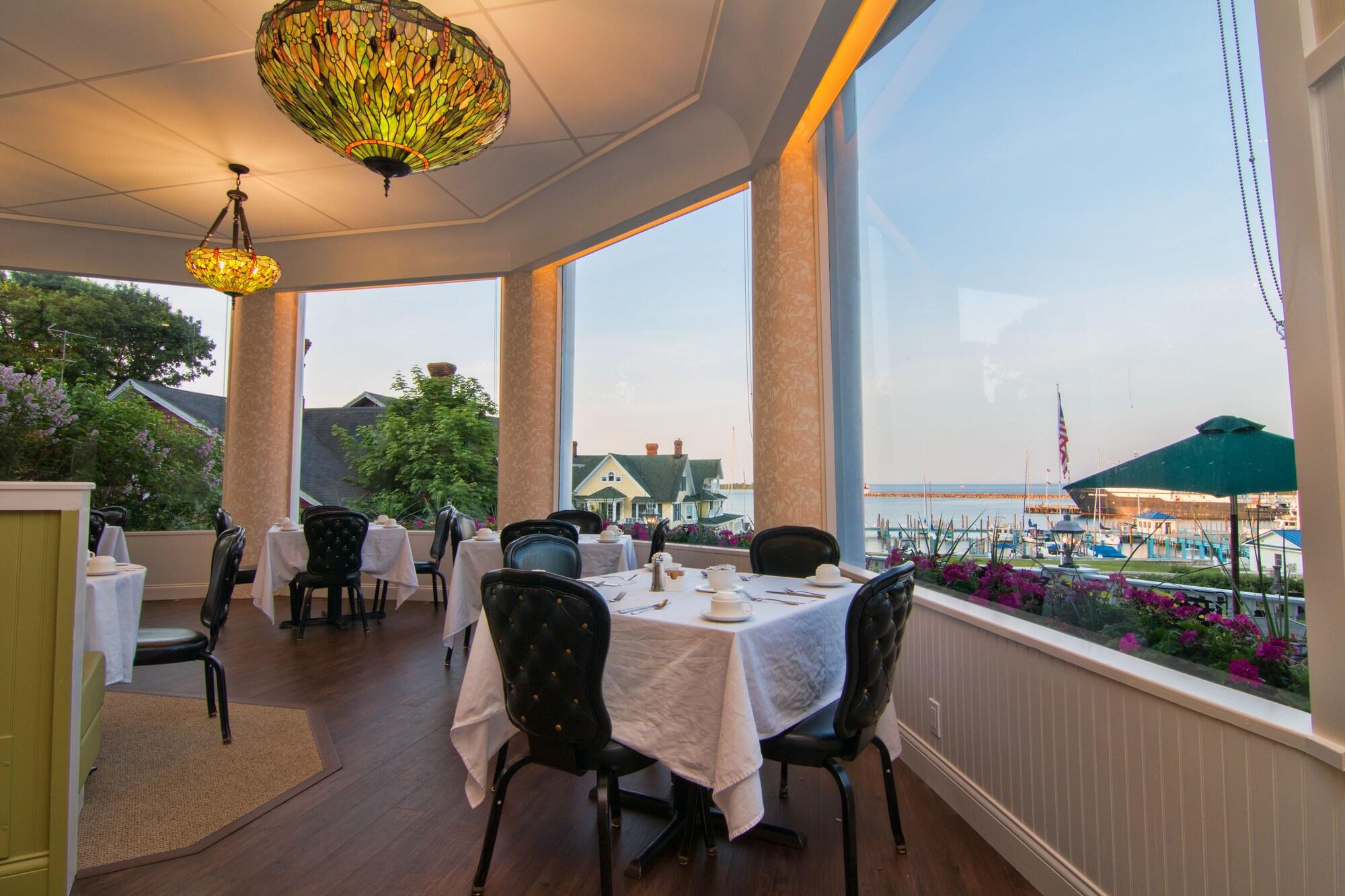 Island House Hotel by null