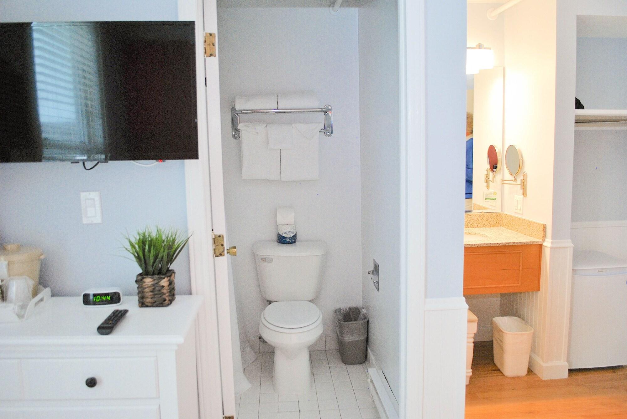 Island House Hotel by null