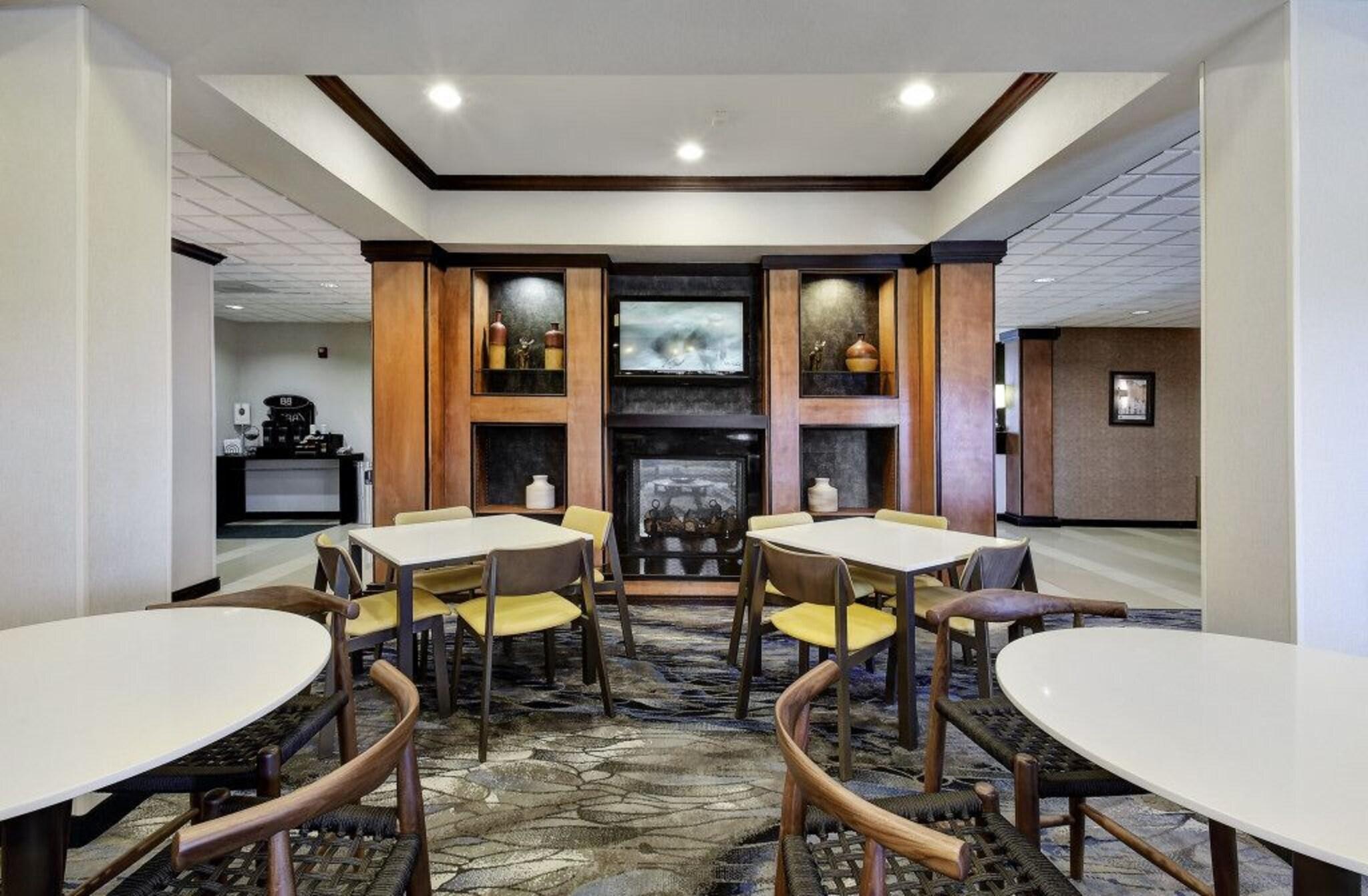 Fairfield Inn and Suites by Marriott San Antonio B