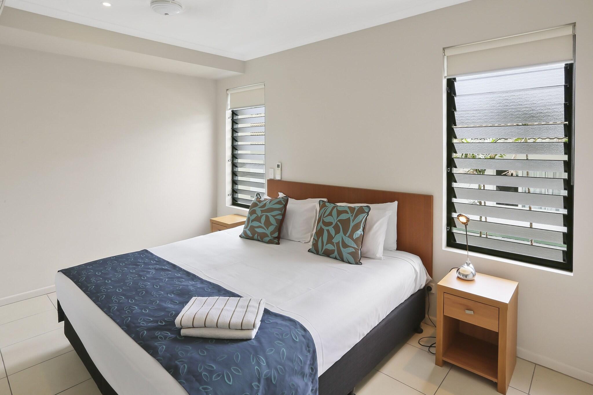 Sea Point on Trinity Beach by null