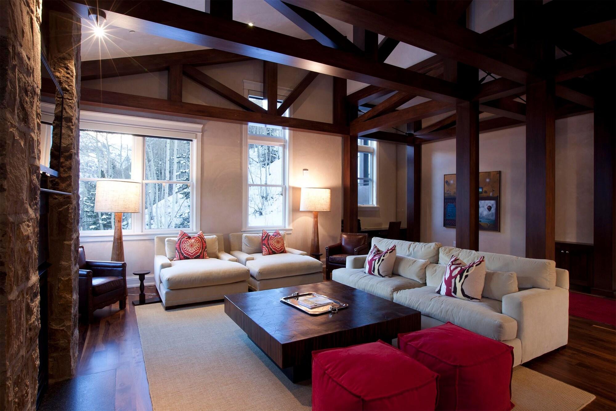 Element 52, Auberge Resorts Collection by null