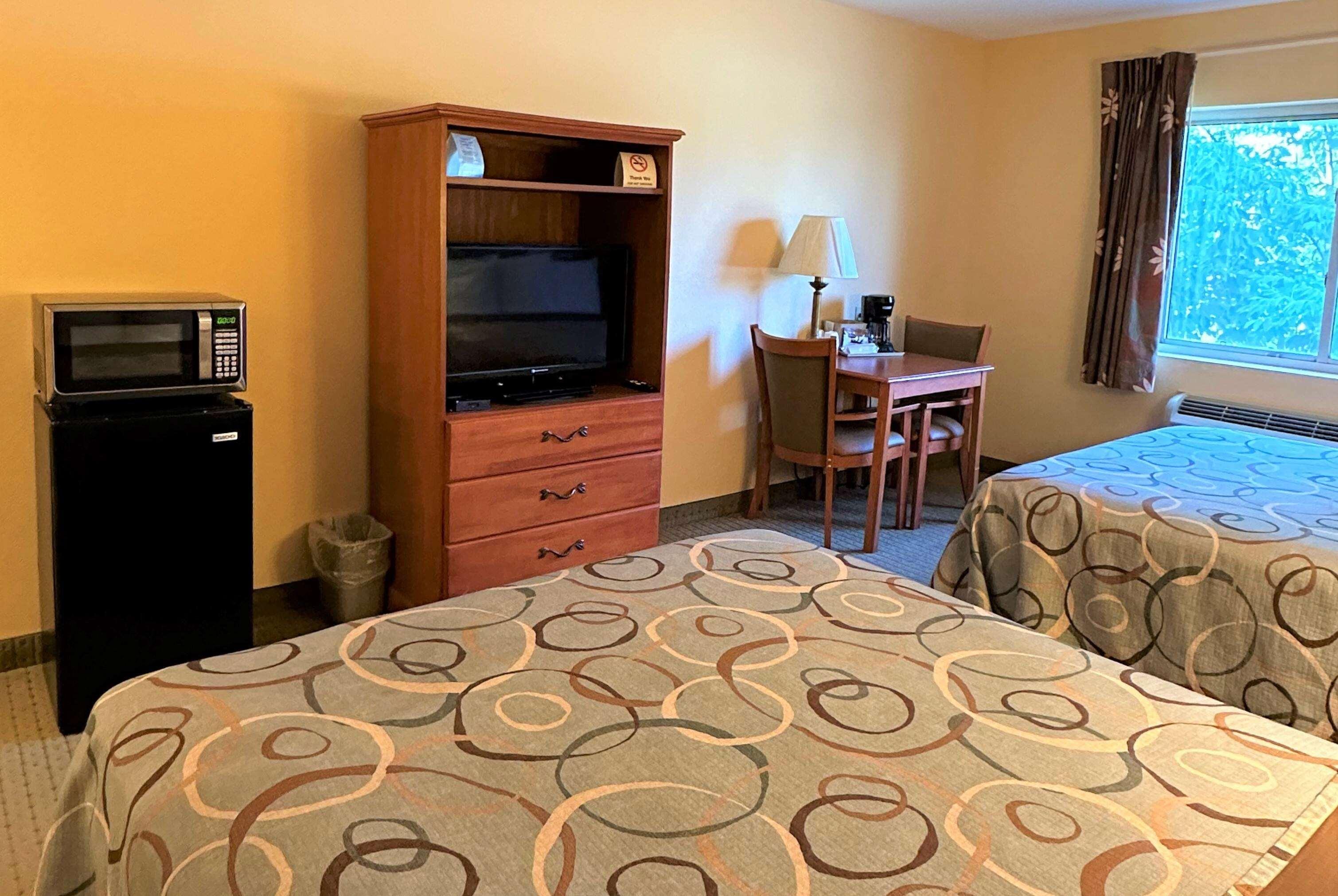 Super 8 By Wyndham Topeka At Forbes Landing