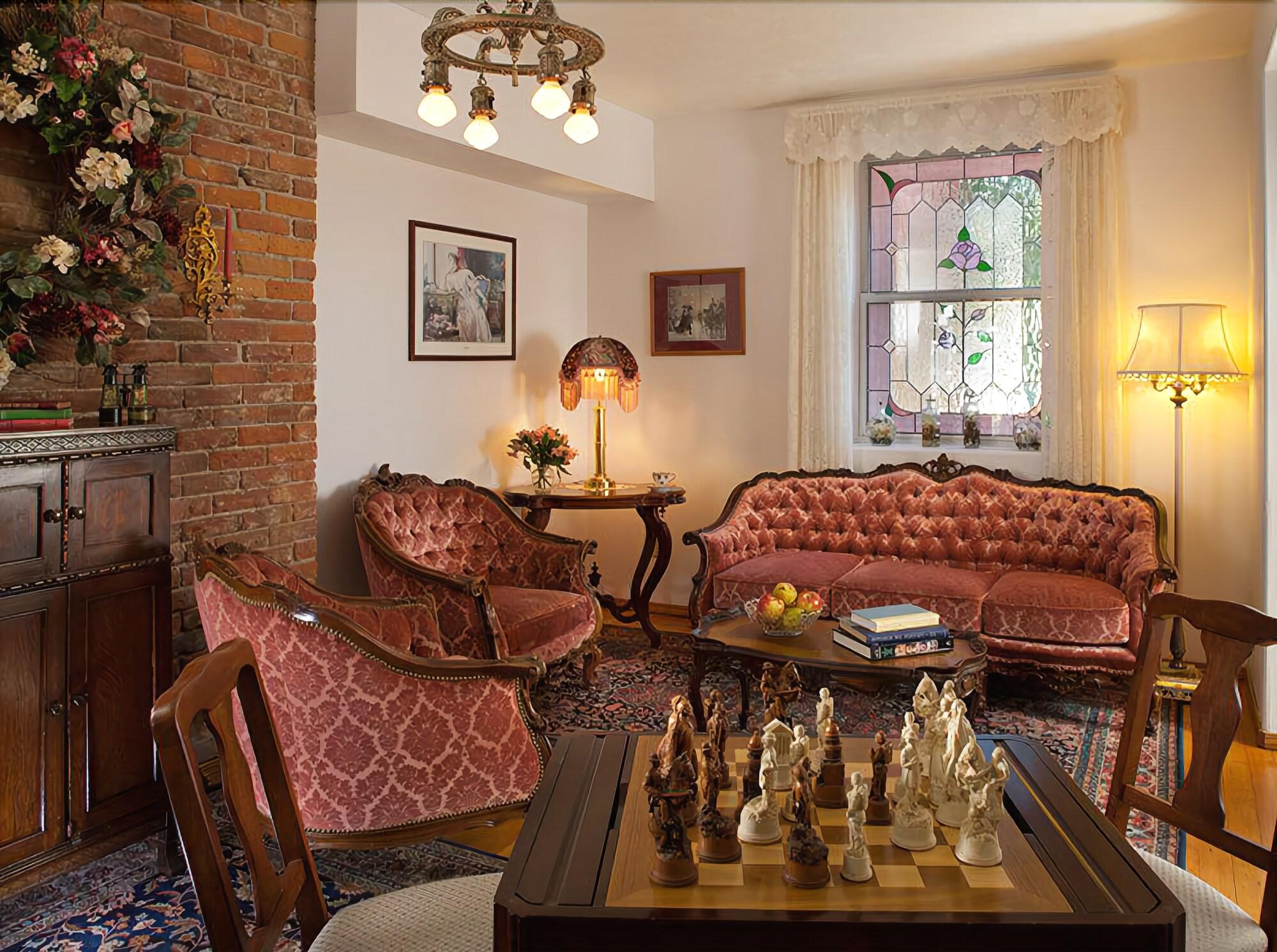 The Roosevelt Inn by null