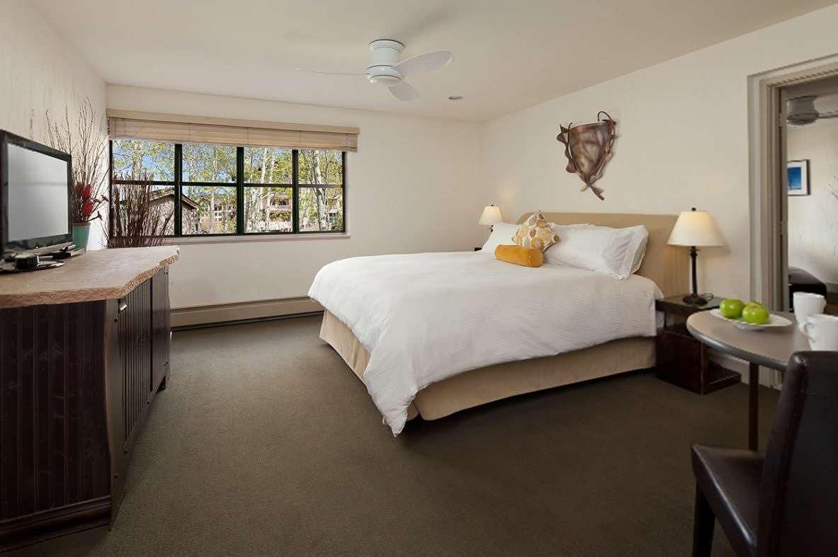 Palisades Tahoe Lodge Rentals by null