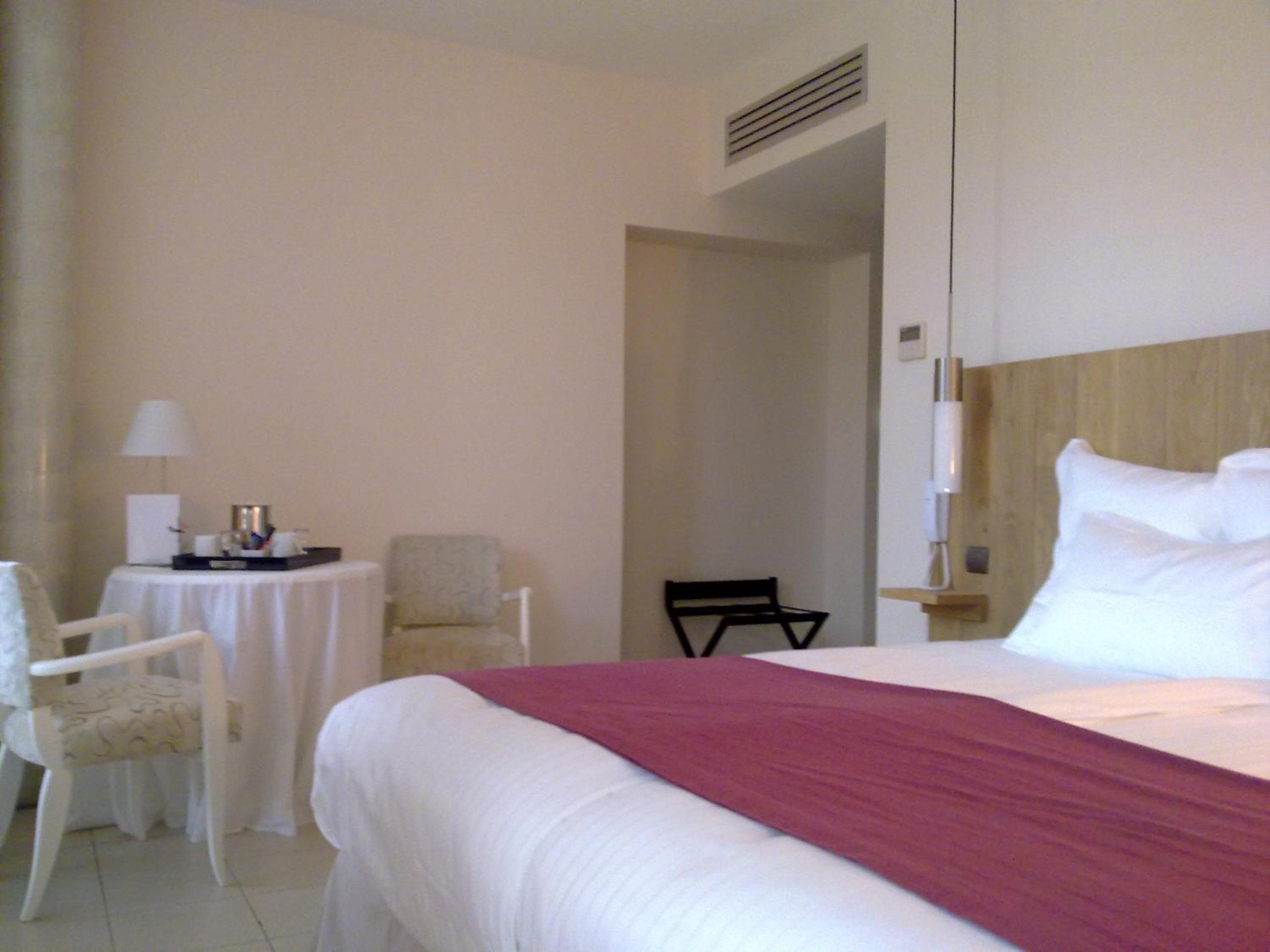 Chambre double avec 1 ou 2 lits, vue sur la rue