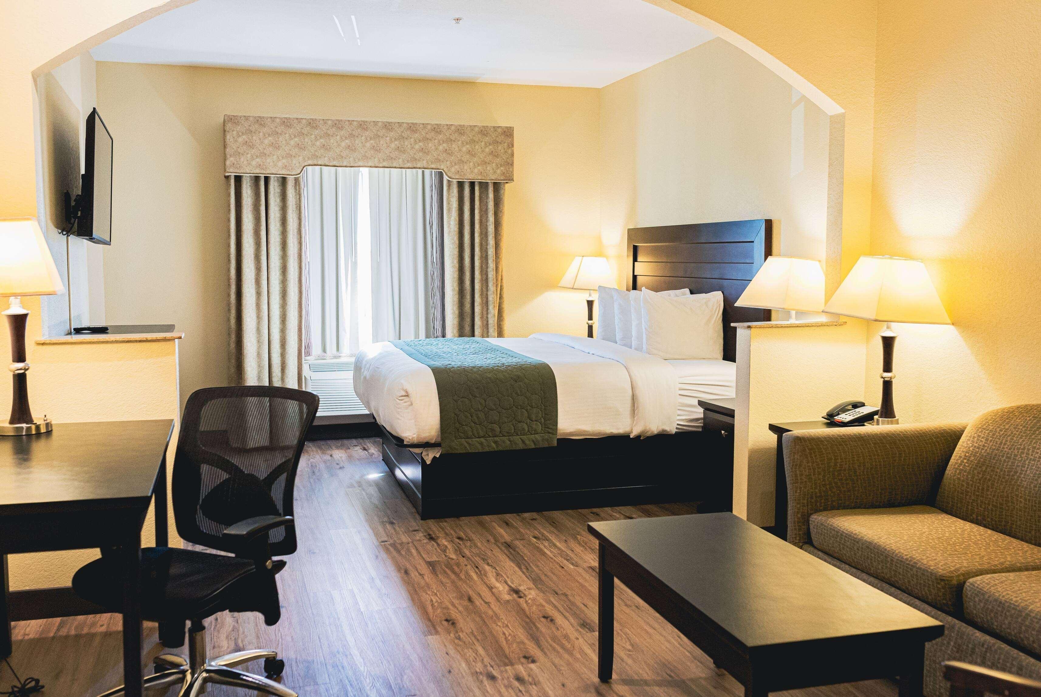 Grander Inn and Suites by IHG