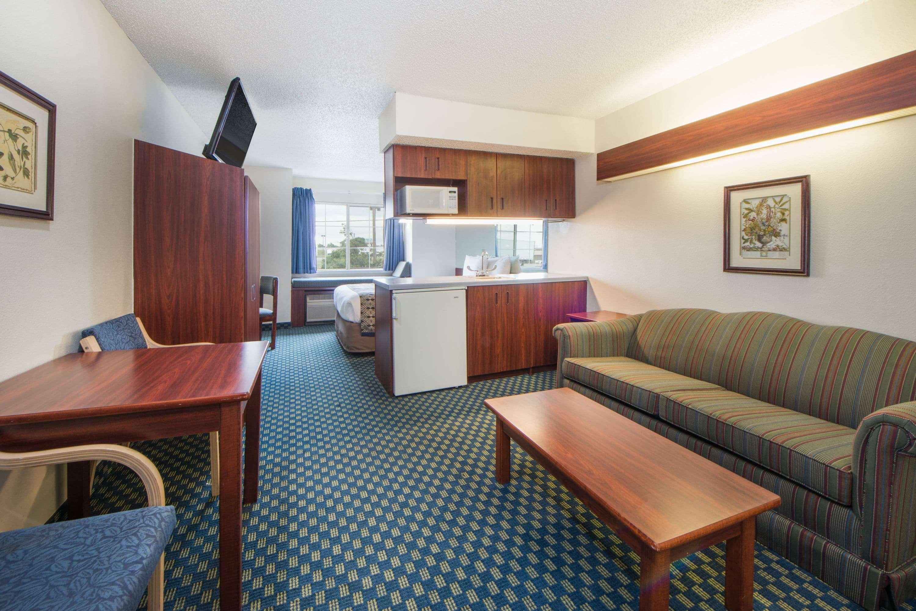 Microtel Inn & Suites By Wyndham Tulsa East