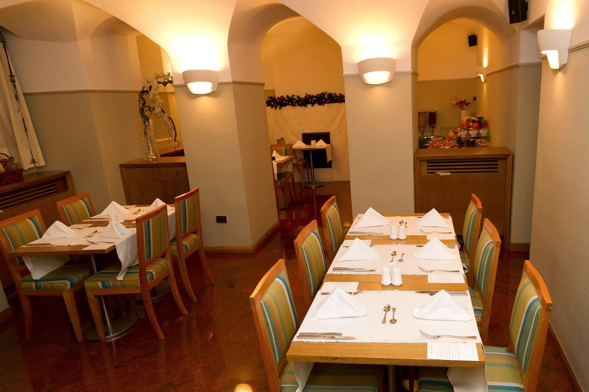 Hotel Vardar by null