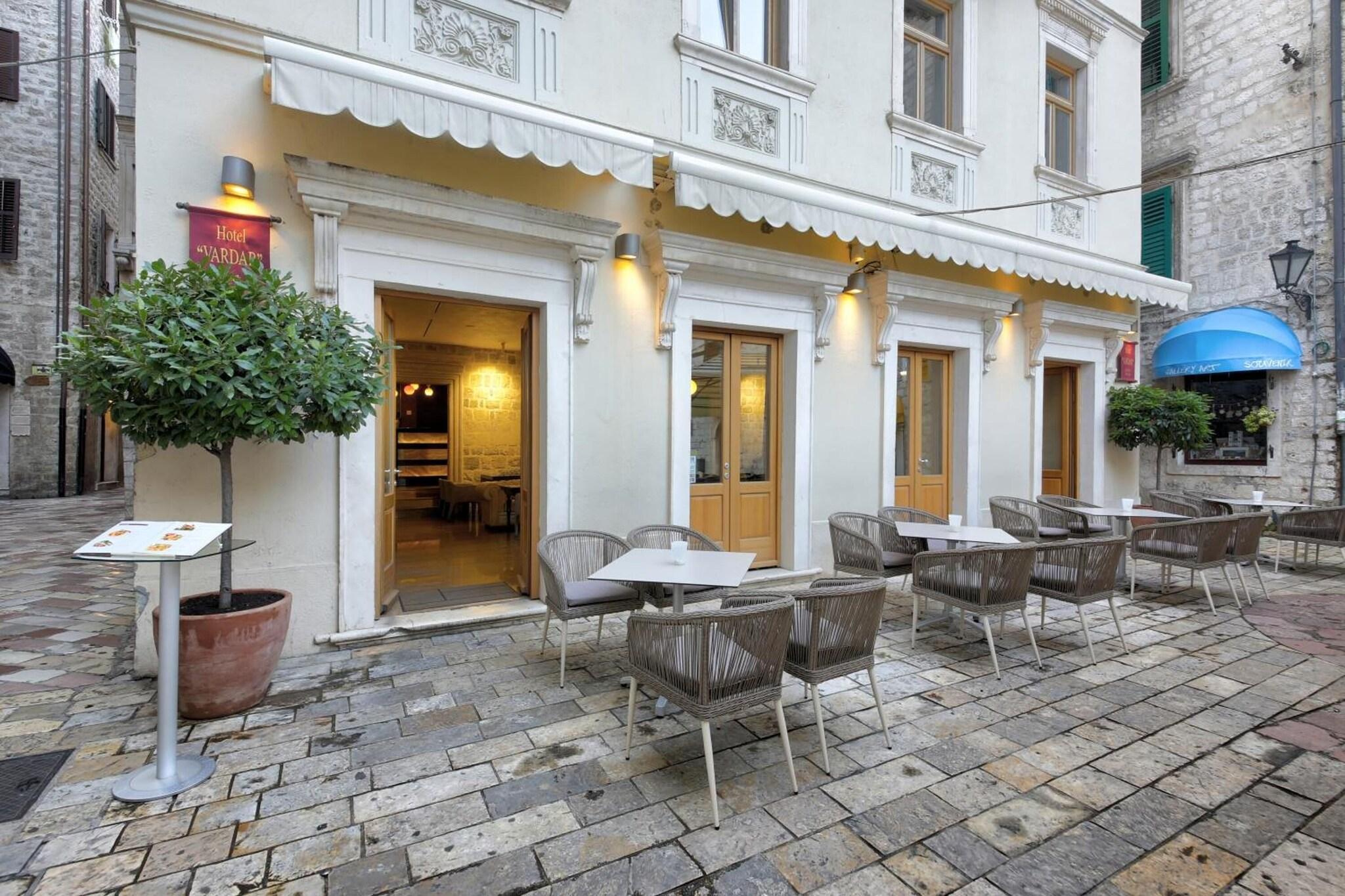 Hotel Vardar by null