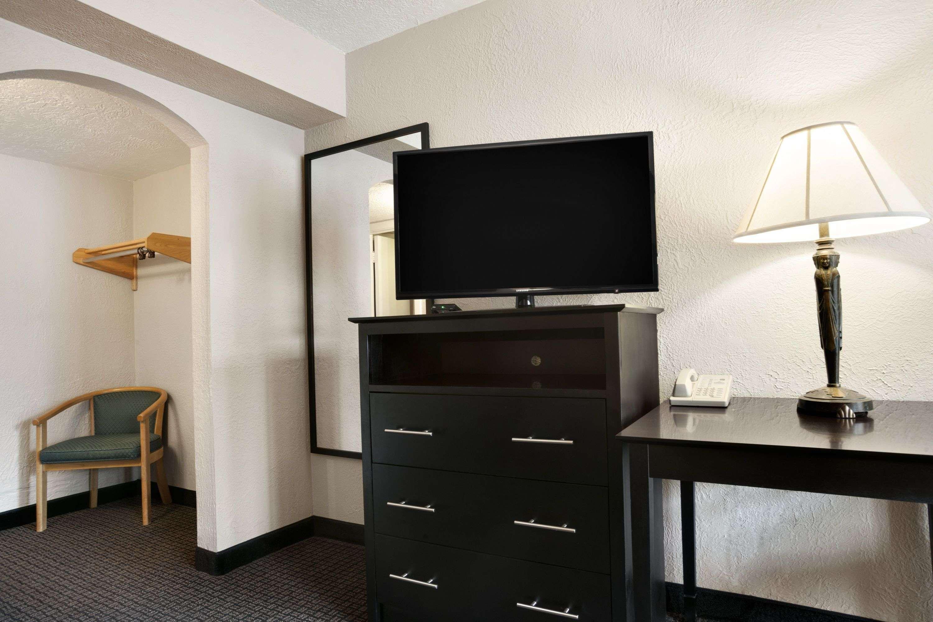 Travelodge By Wyndham Traverse City Mi