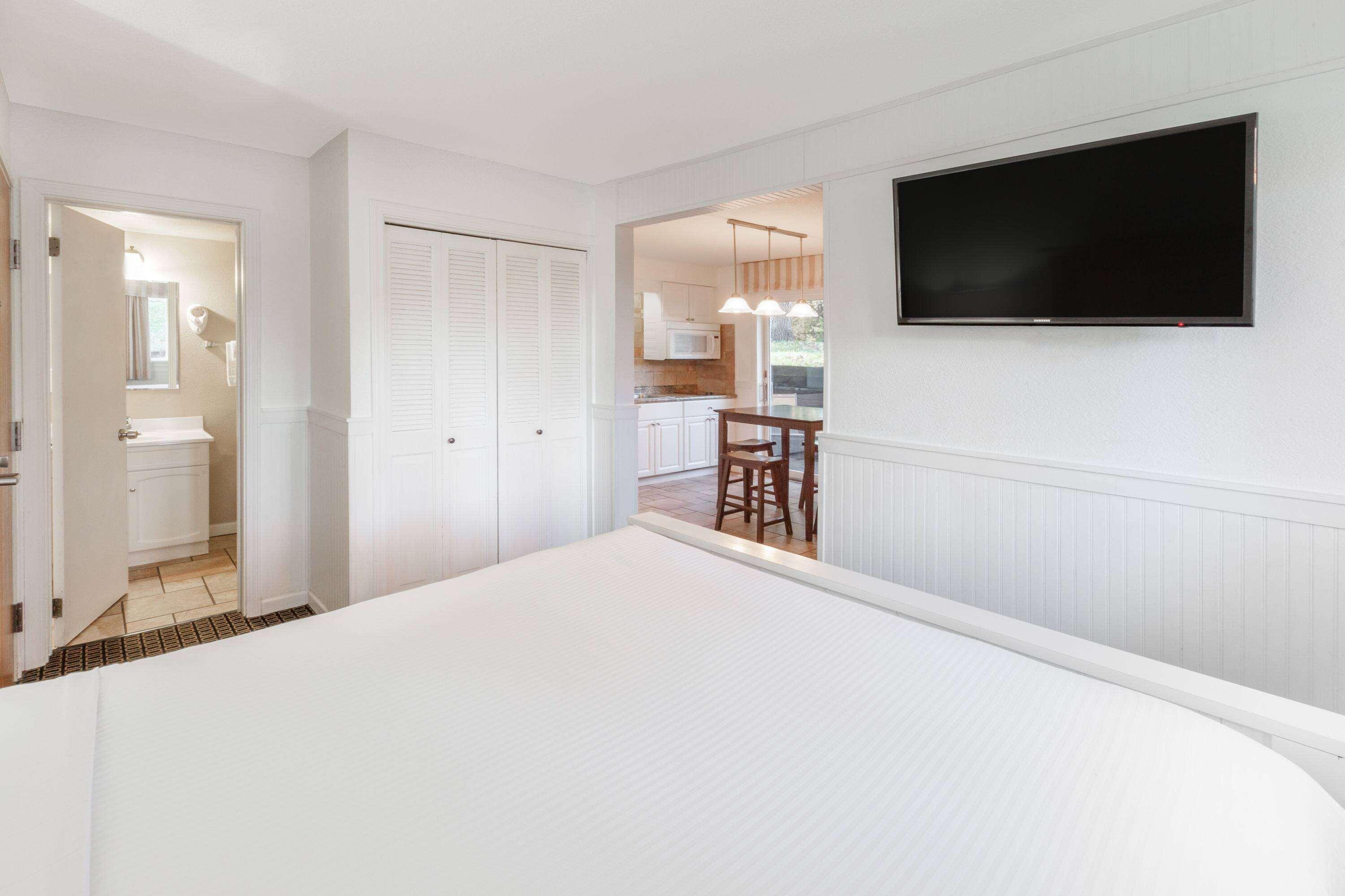 Travelodge By Wyndham Traverse City Mi