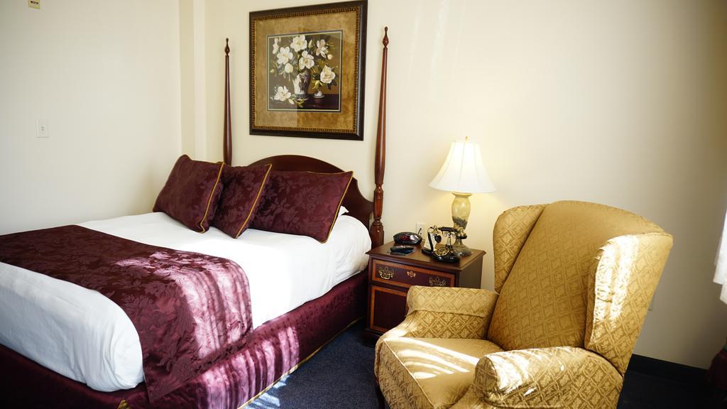 Hotel At Old Town by null