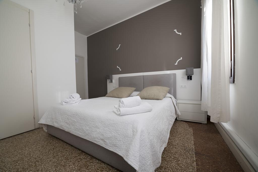 Al Portico Guest House - photo