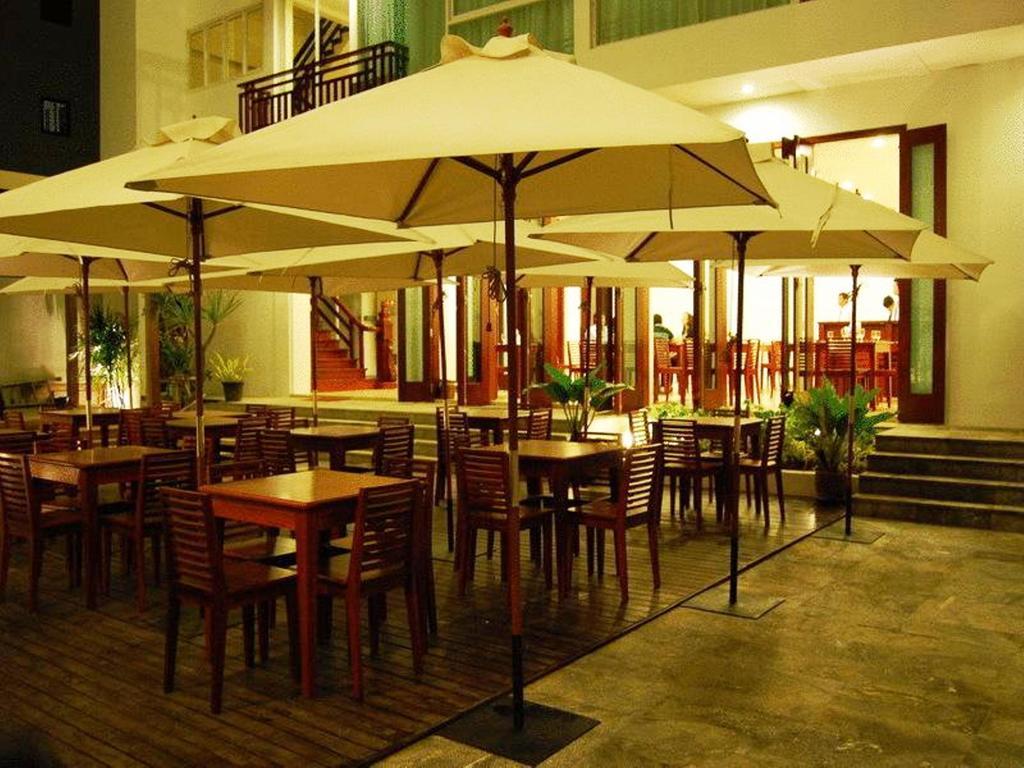 Sabaidee at Lao