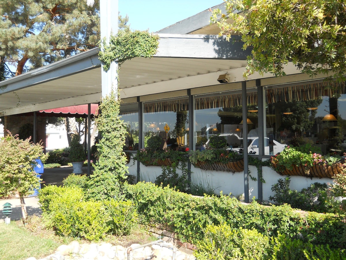 Lamp Liter Inn by null