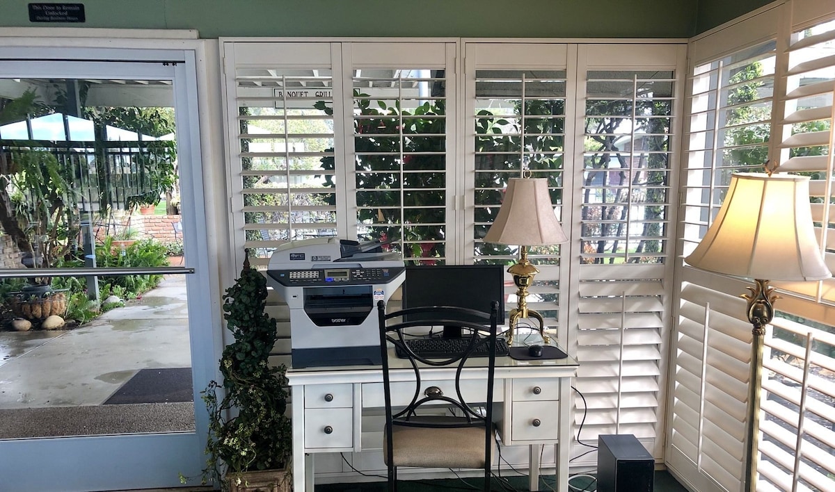 Lamp Liter Inn by null