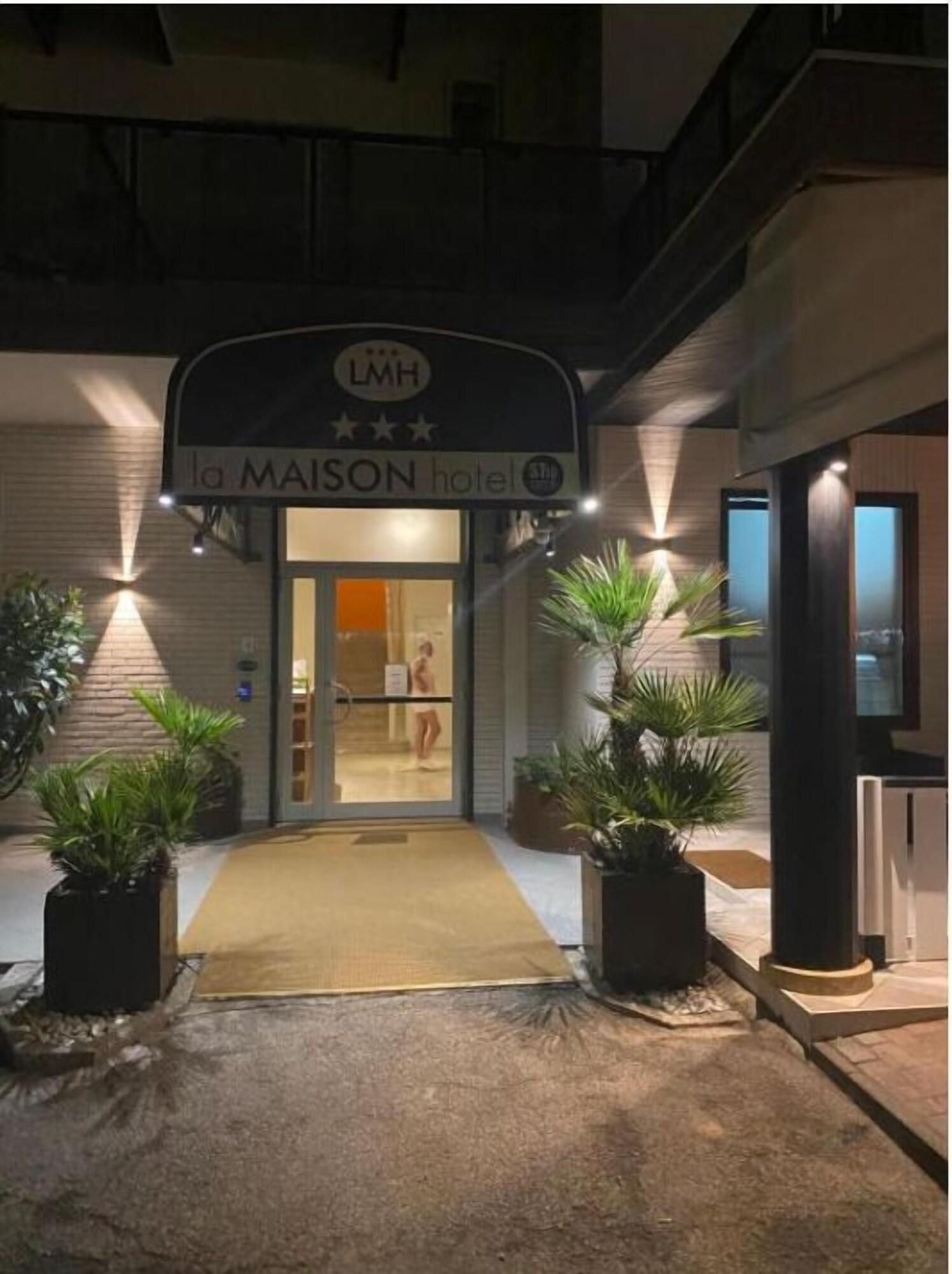 La Maison Hotel - photo