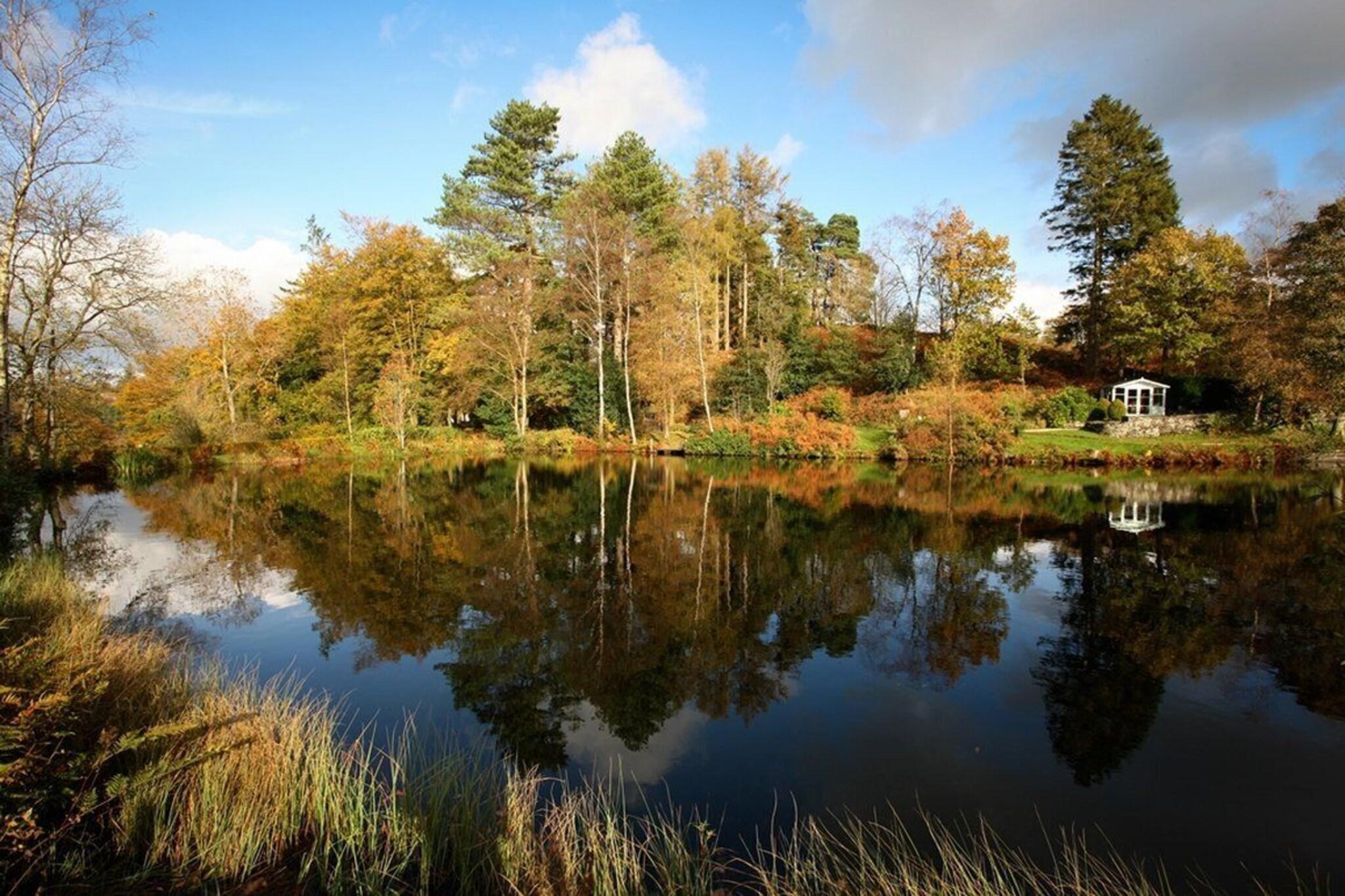 Linthwaite House by null