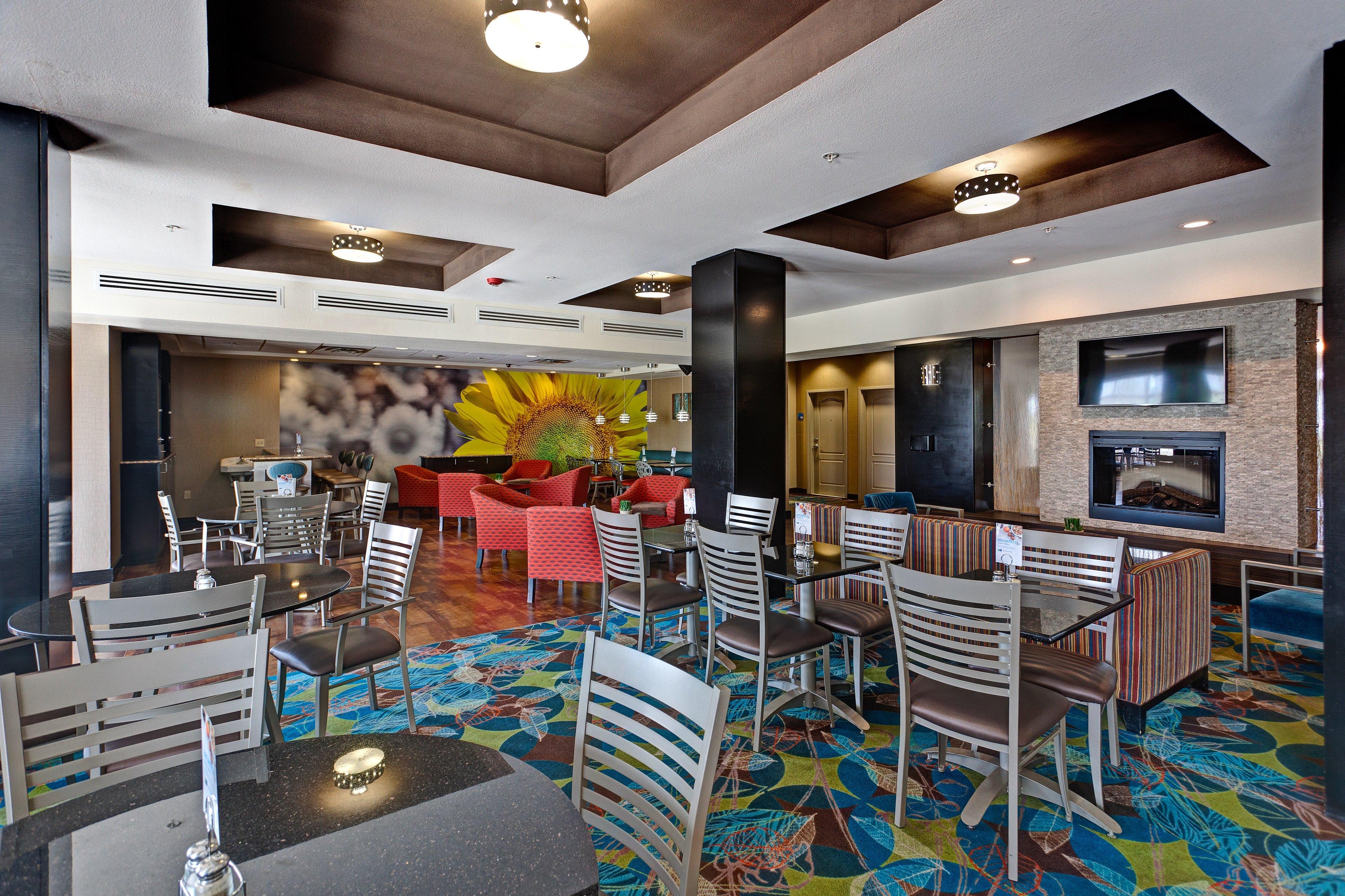 Holiday Inn Express Wichita Northwest - Airport Ar