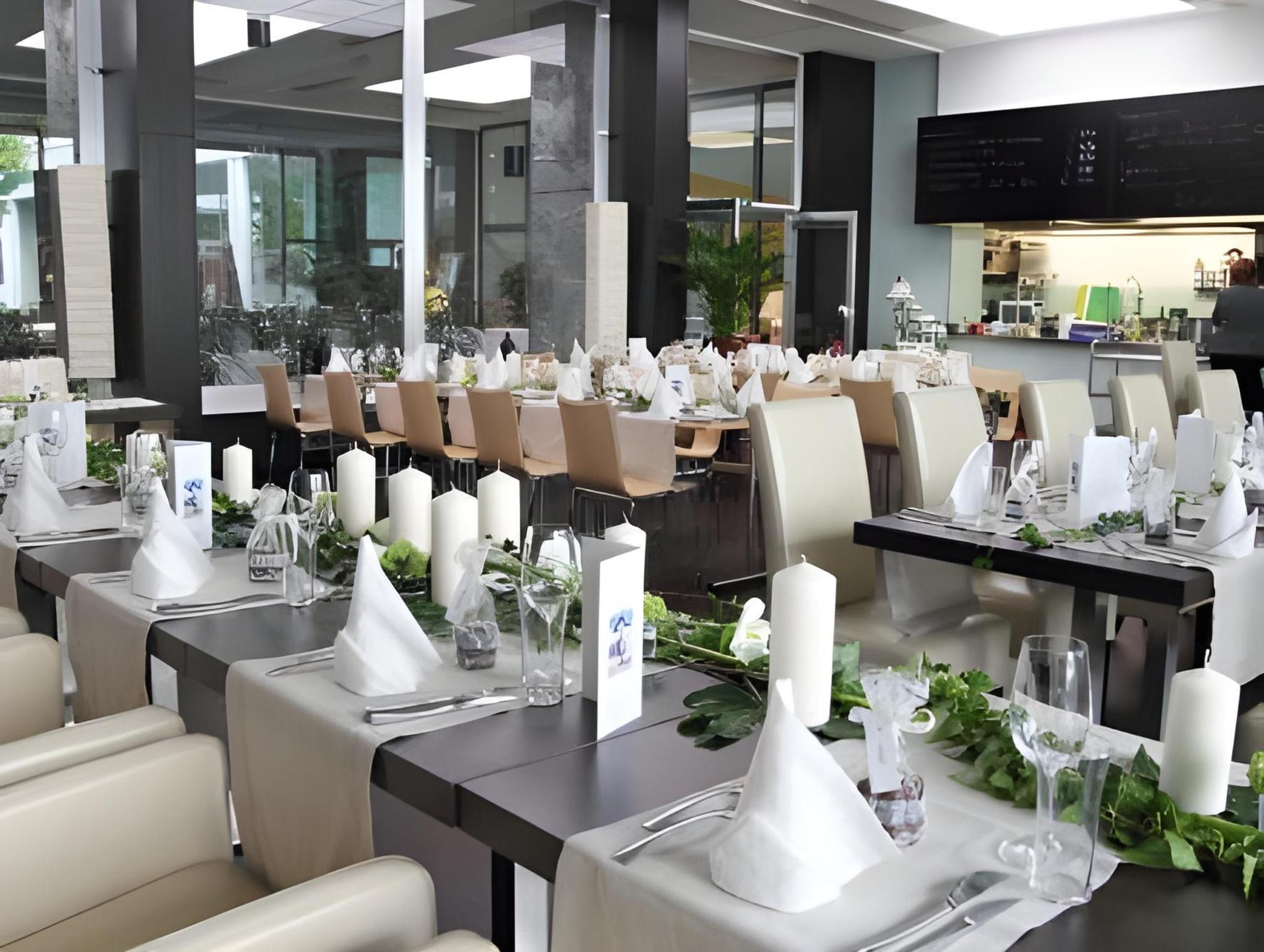 College Garden Hotel
